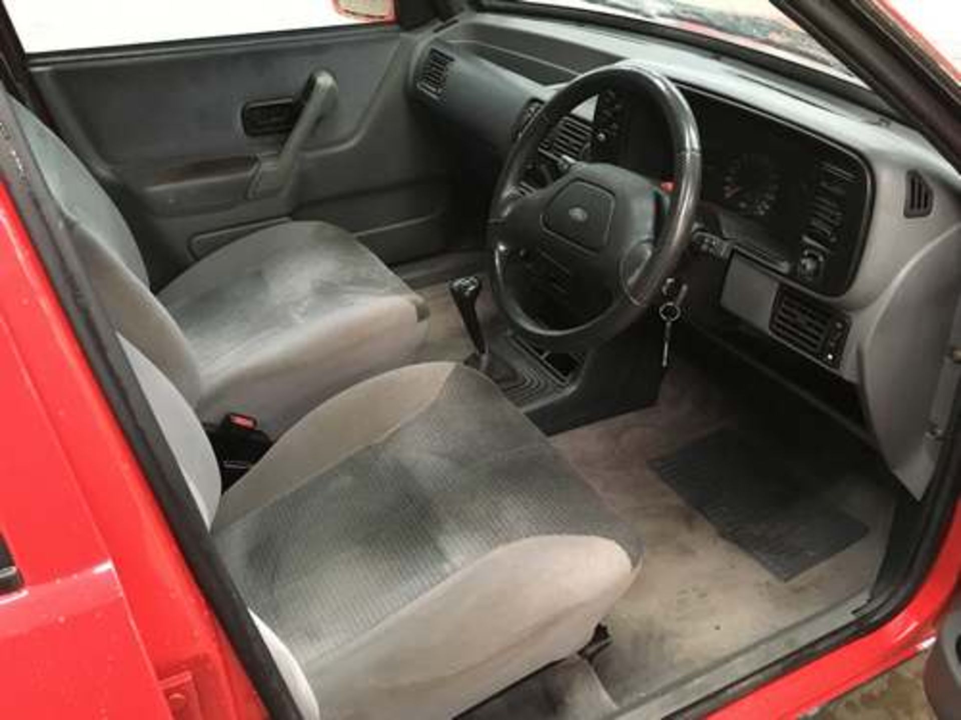 FORD ORION GHIA I - 1596cc - Bild 6 aus 13