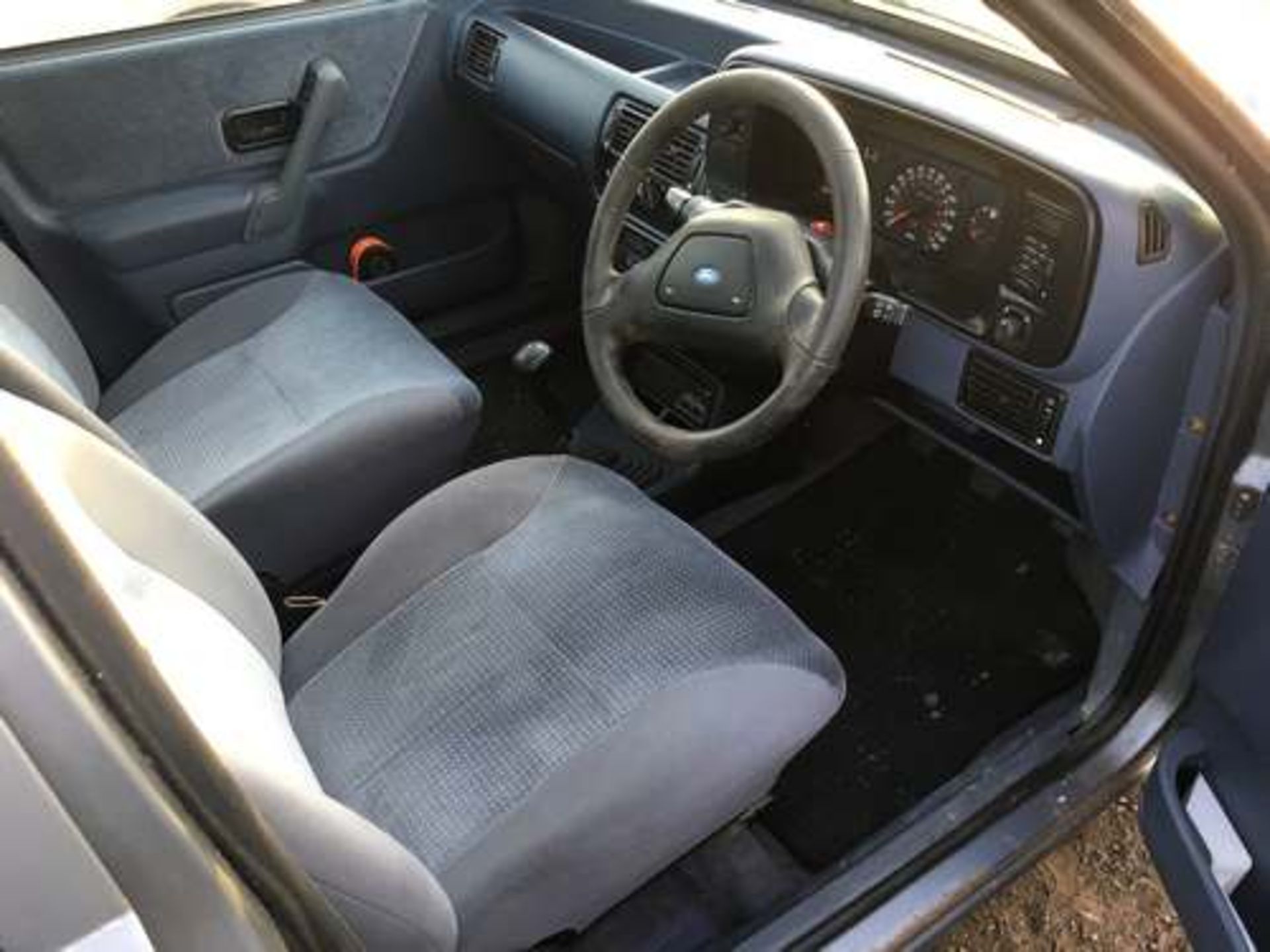 FORD ORION GHIA I - 1596cc - Image 3 of 5