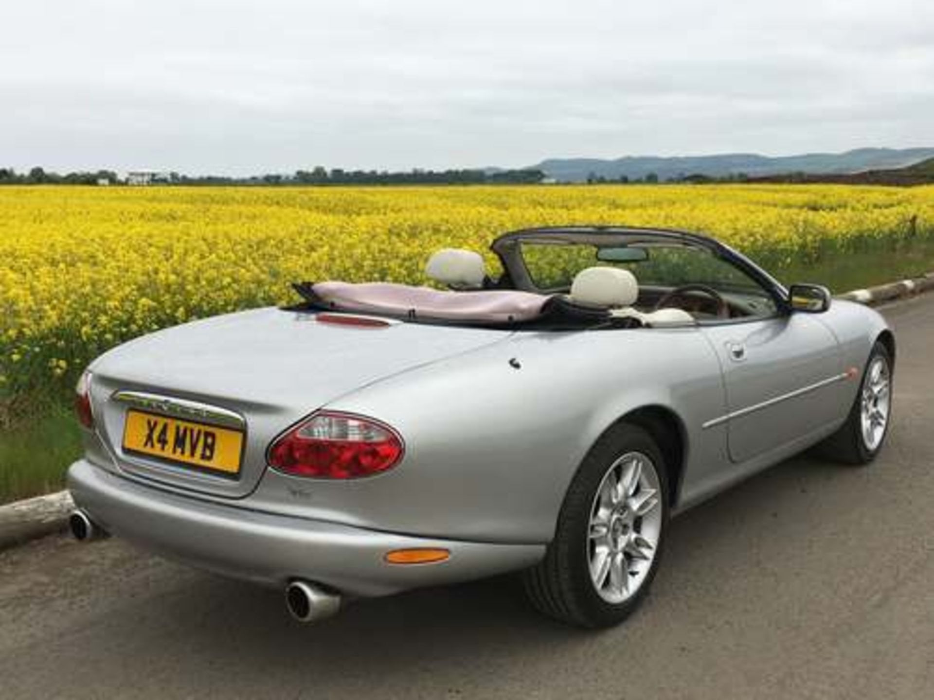 JAGUAR XK8 CONVERTIBLE AUTO - 3996cc - Image 3 of 21