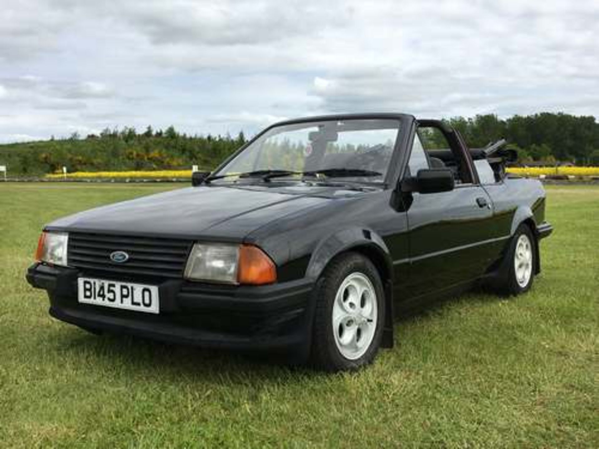 FORD ESCORT 1.6I CABRIOLET - 1597cc