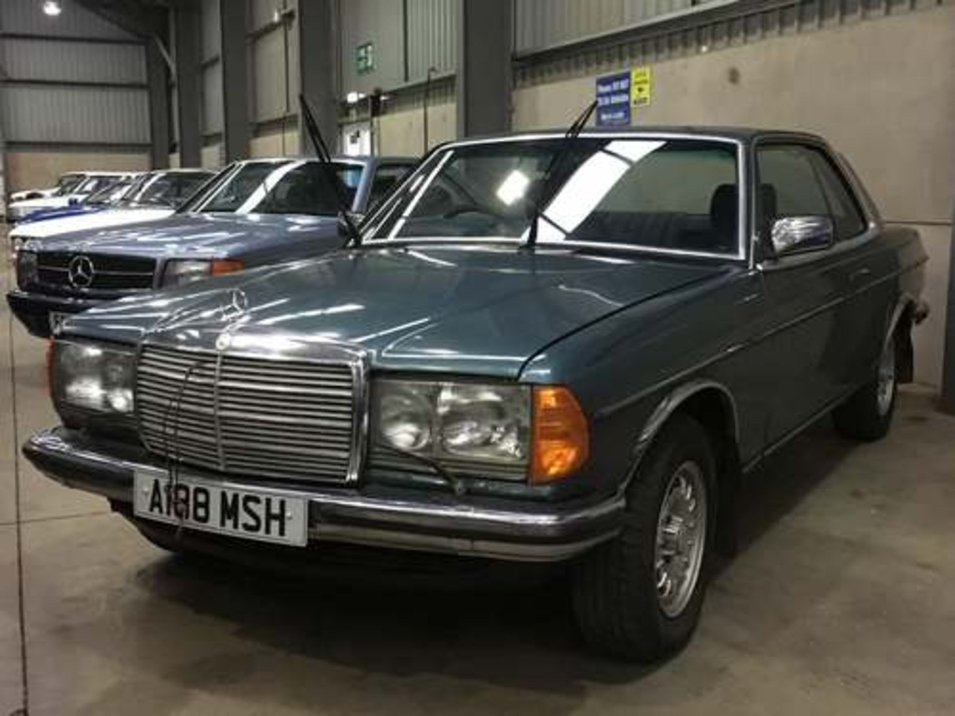 MERCEDES 230 CE AUTO - 2299cc