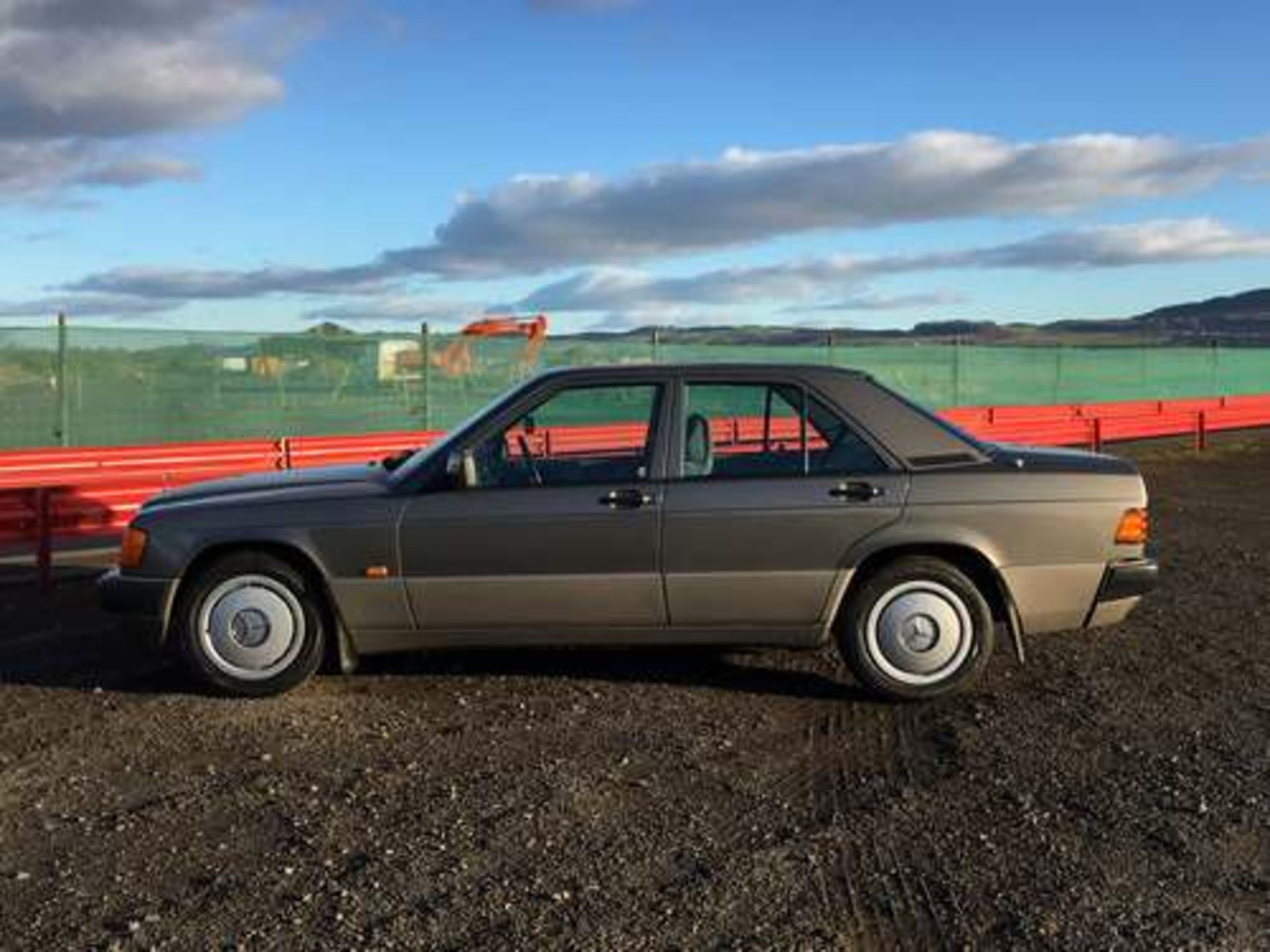 MERCEDES 190E AUTO - 1997cc - Bild 3 aus 15