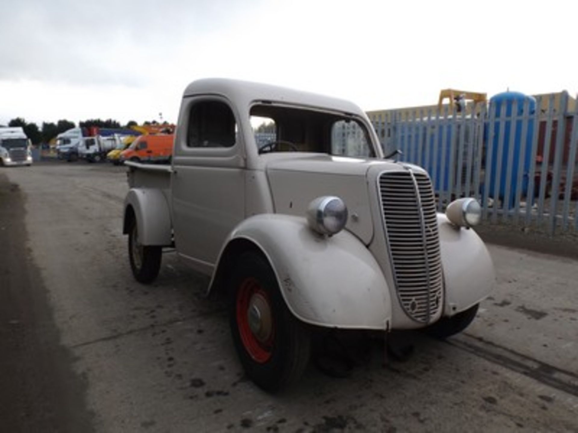 FORDSON E83W 10HP PICK UP - Bild 2 aus 9