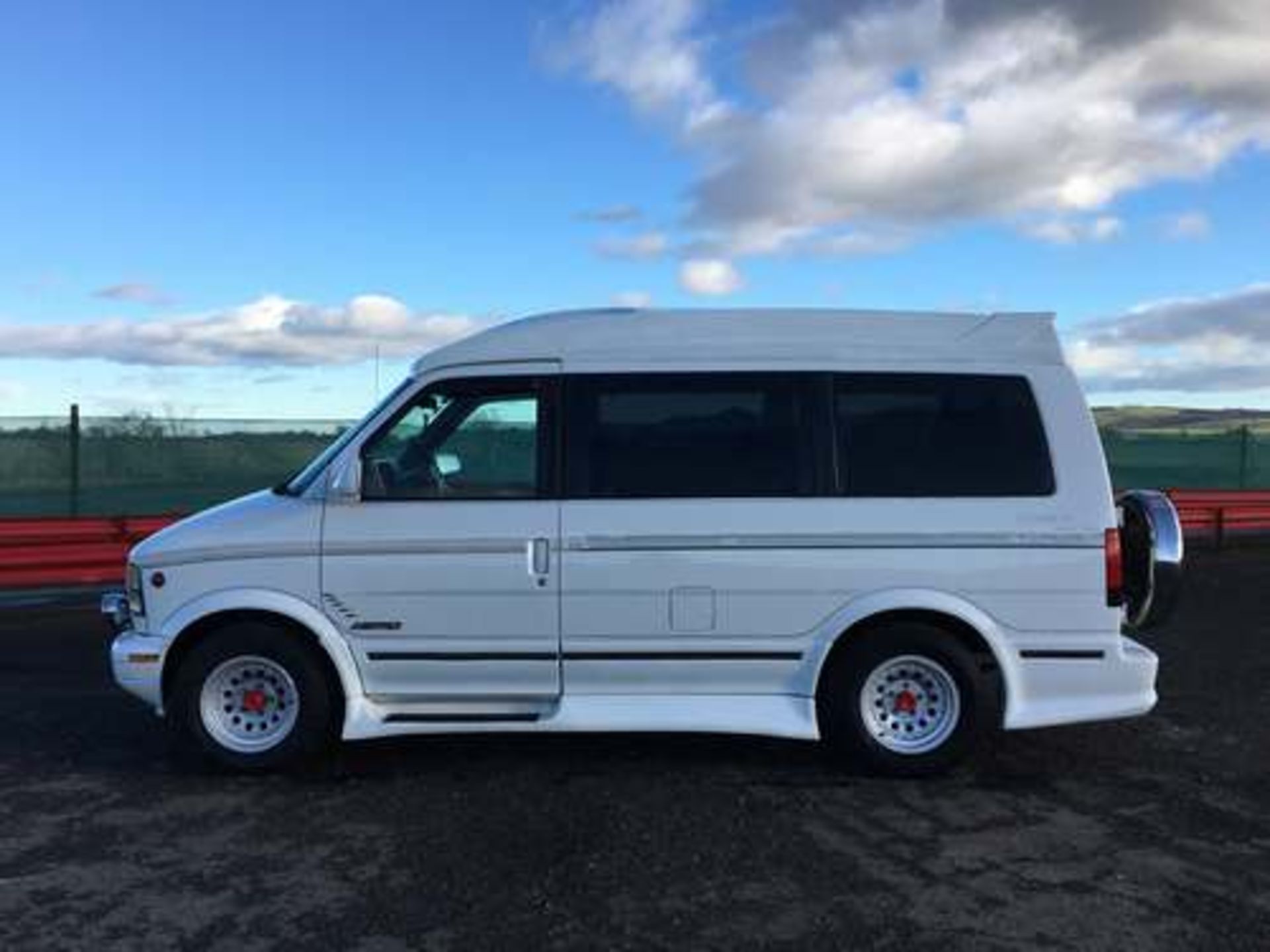 CHEVROLET GMC ASTRO VAN - 4300cc - Image 4 of 19