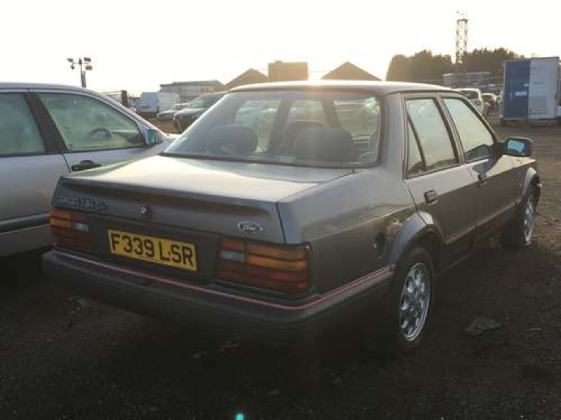 FORD ORION GHIA I - 1596cc - Bild 2 aus 5