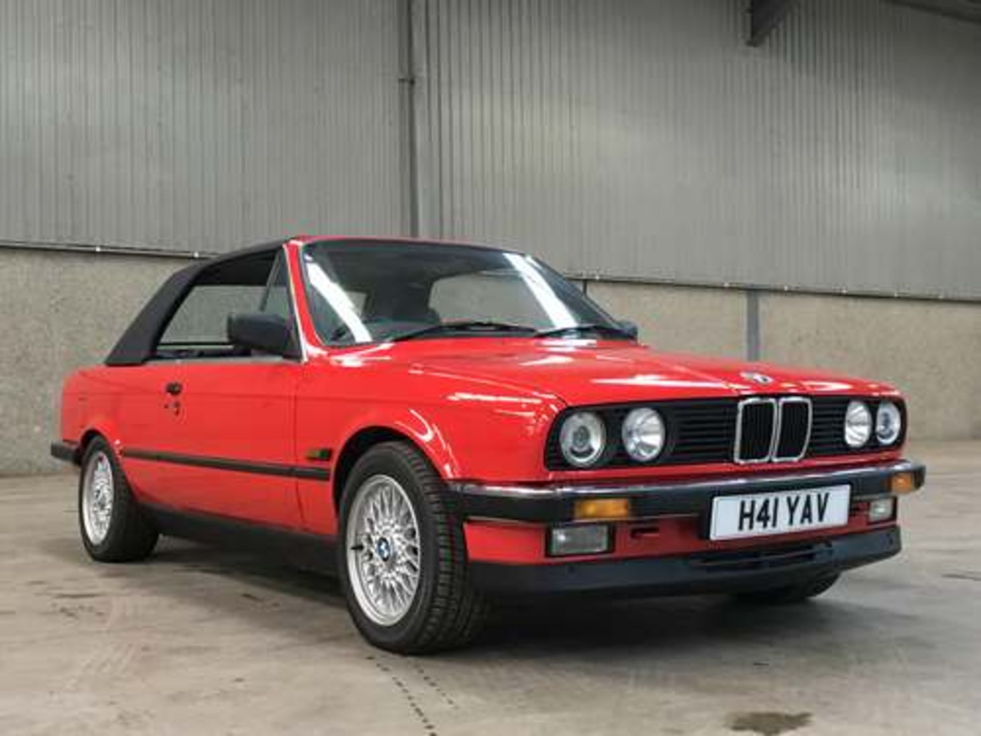 BMW 325I CABRIOLET - 2494cc