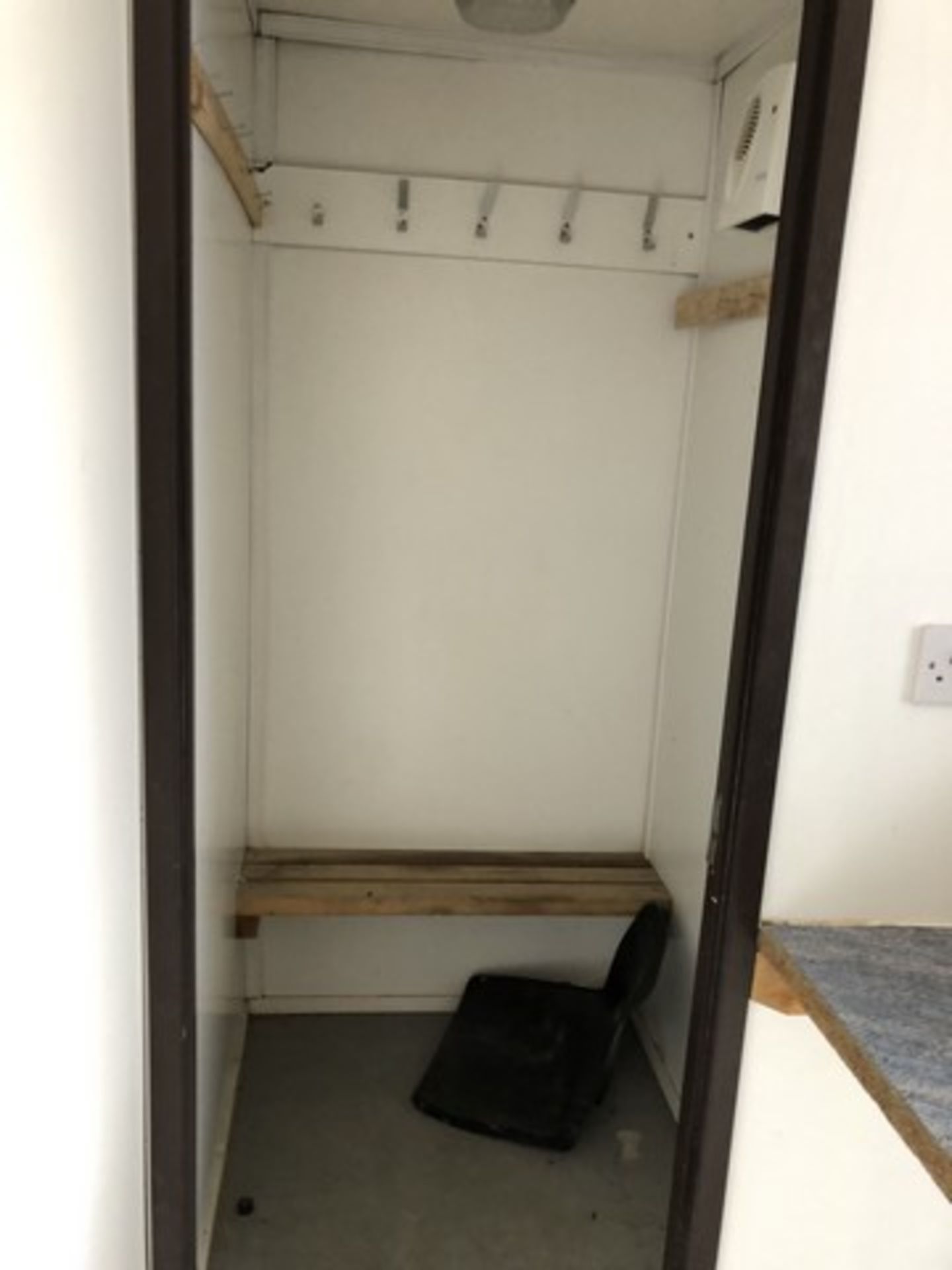 20ft x 8ft Anti Vandal Welfare Unit - Image 4 of 7