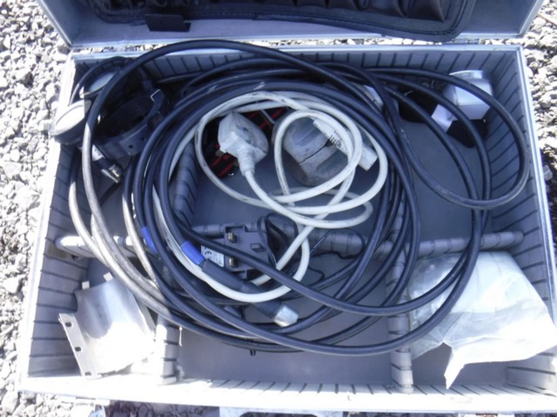 Case containing electrical wires - Image 3 of 3