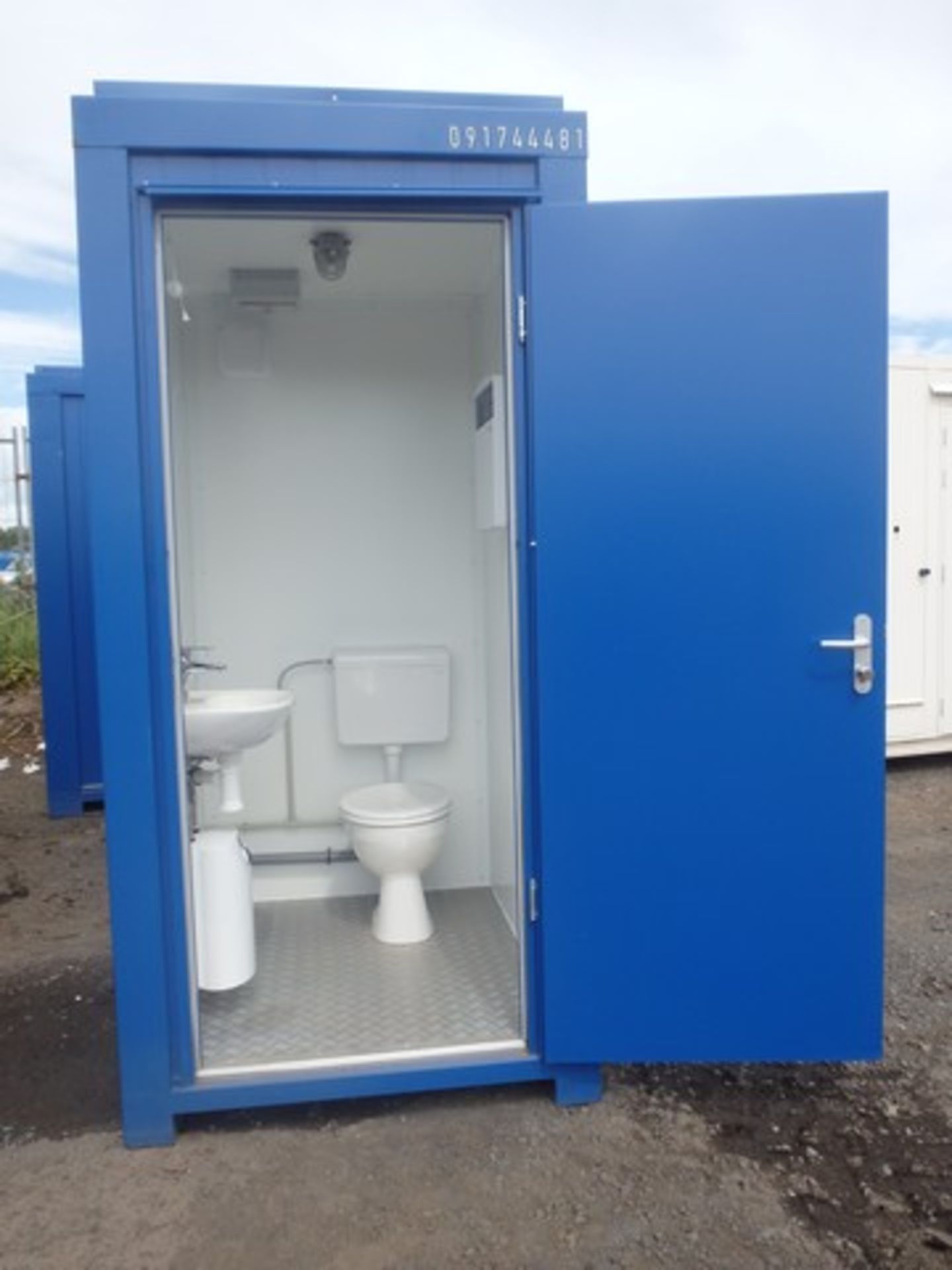 Single AV toilet block - Image 5 of 10