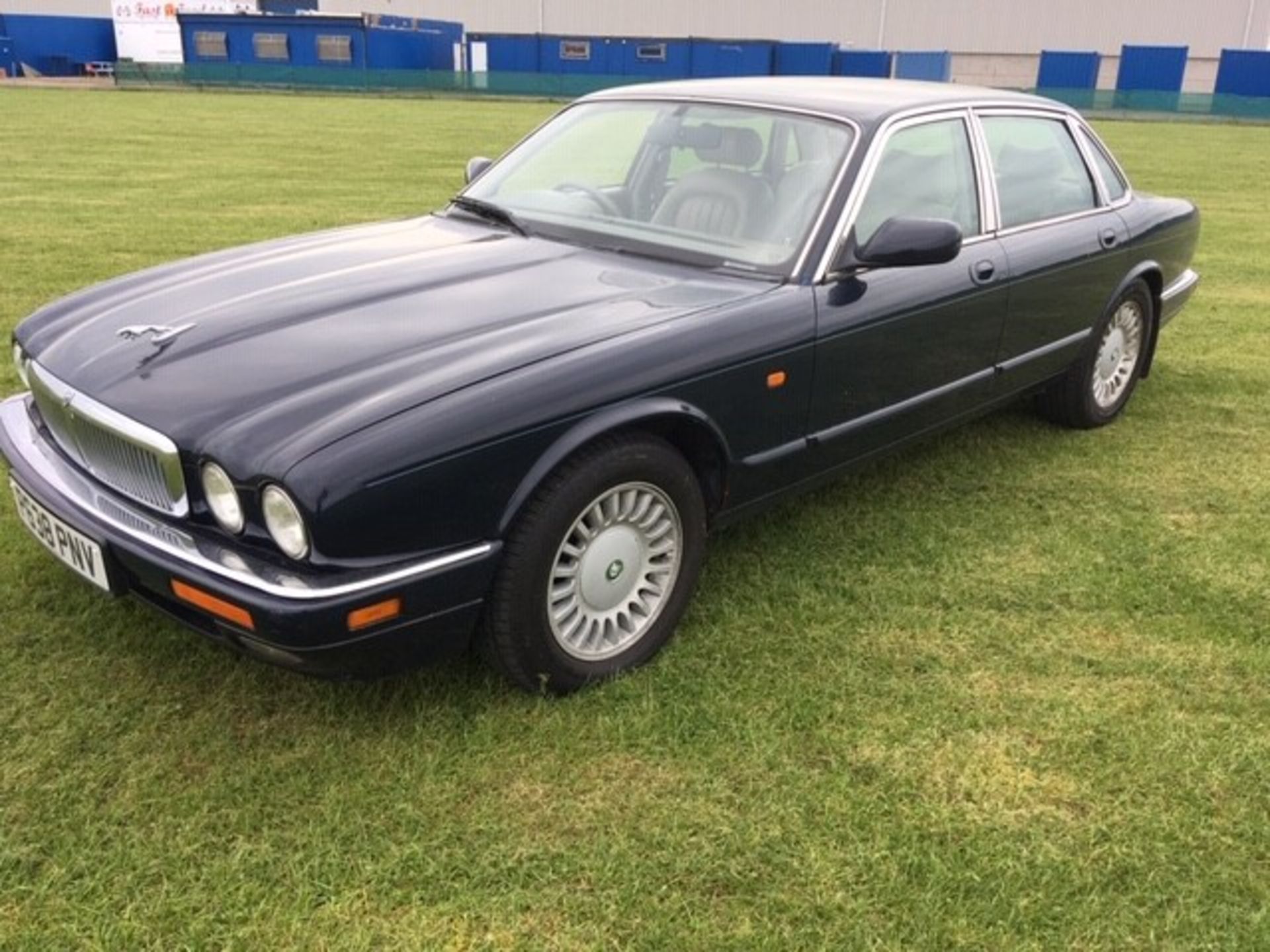 JAGUAR SOVEREIGN - 3239cc - Image 2 of 6