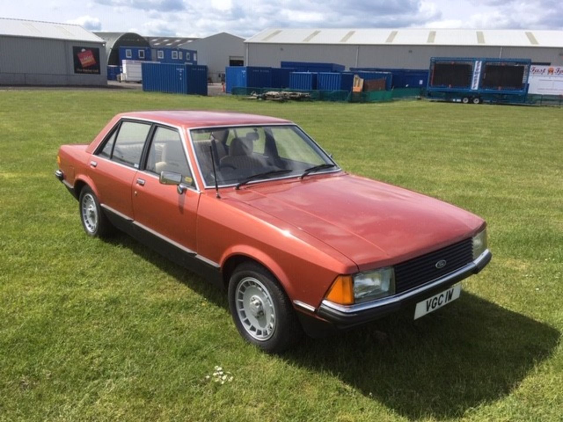 FORD GRANADA L AUTO - 2293cc - Image 5 of 5