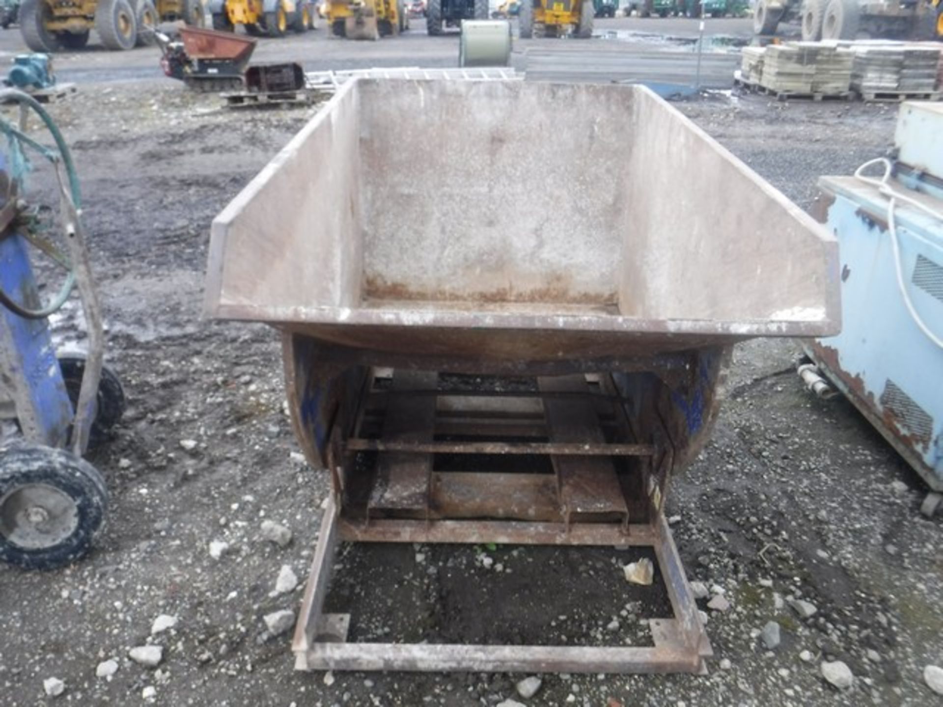 TIPPING SKIP - Image 2 of 2