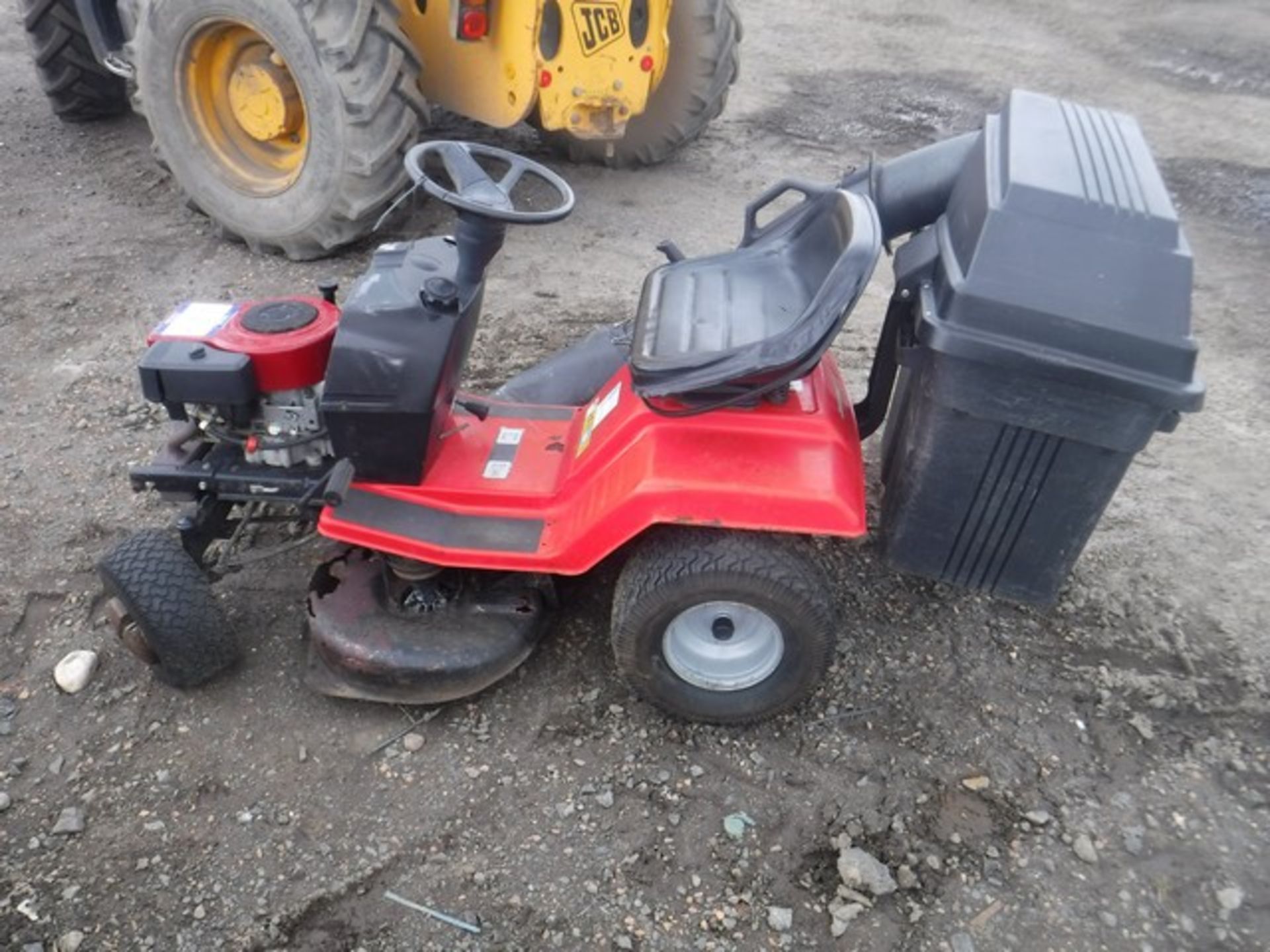 JONSERED LRH13 RIDE ON LAWNMOWER