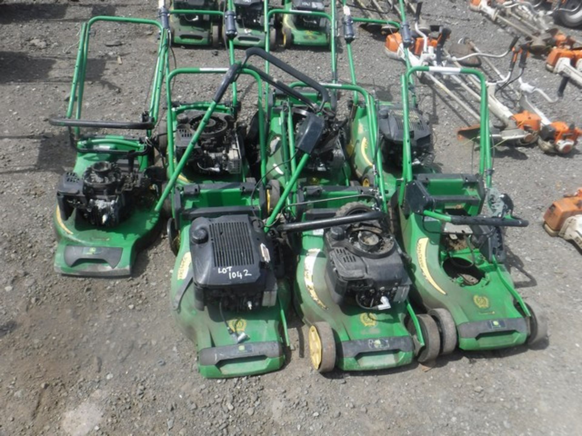 JOHN DEERE PETROL MOWER X7 **SPARES OR REPAIR**