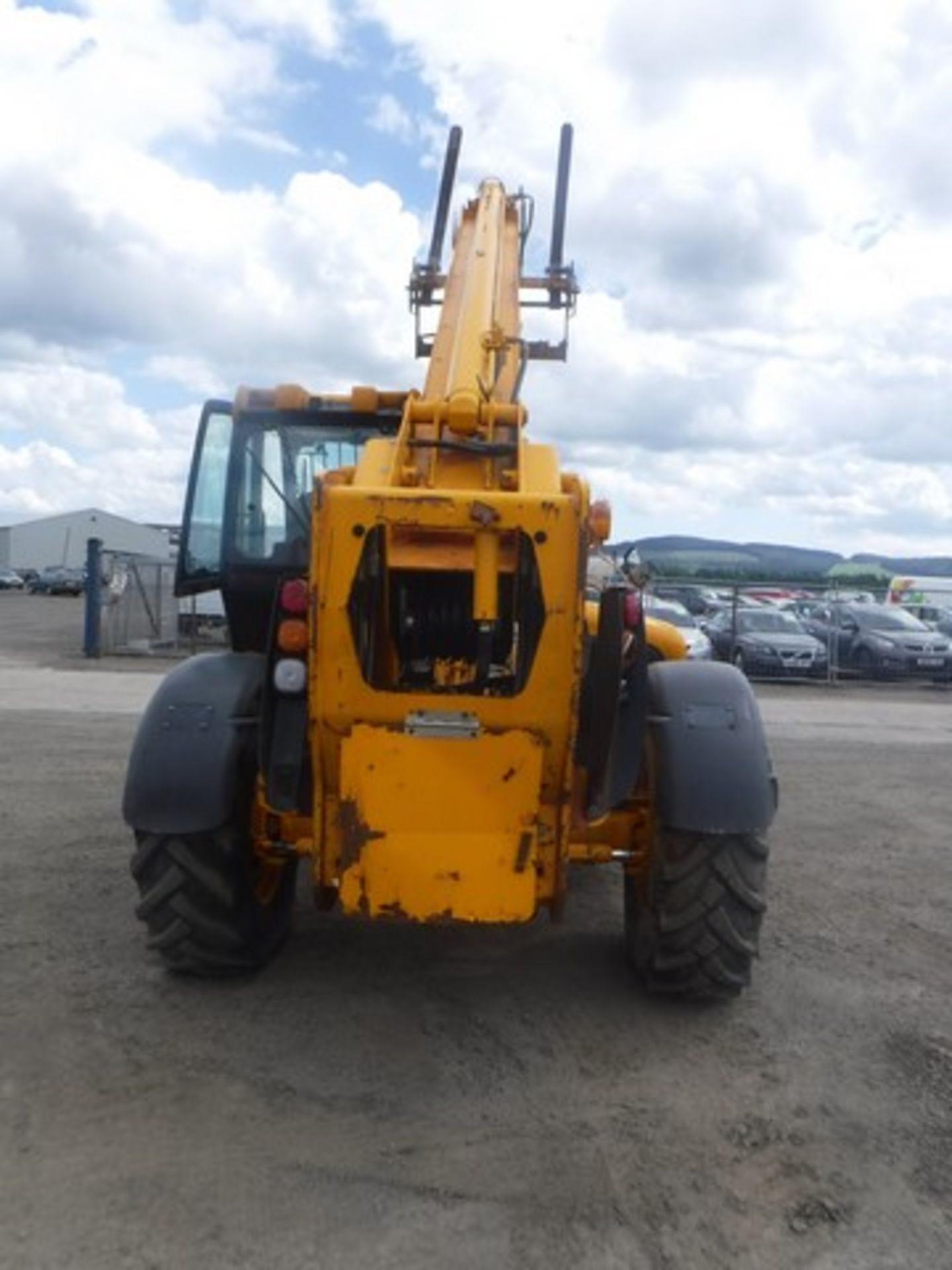 JCB 537-135 TELEHANDLER C/W PALLET FORKS 2003 LIFT CAPACITY 3.7 TON - MAXIMUM REACH 13.5 - Image 4 of 7