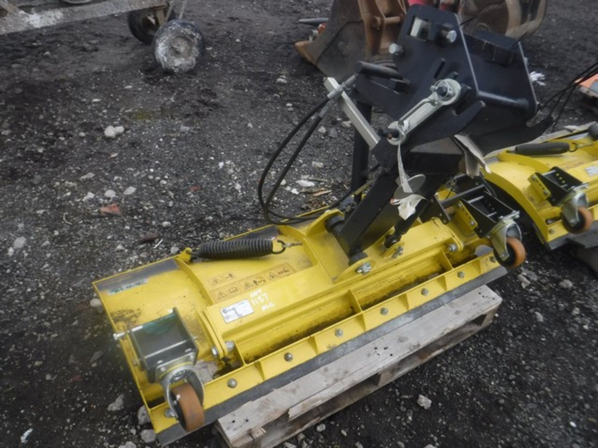 HME 2010 5FT GRADER BLADE, 3 POINT LINKAGE AND HYDRAULIC FITTINGS MODEL NO. - JL60SNC - Image 2 of 3
