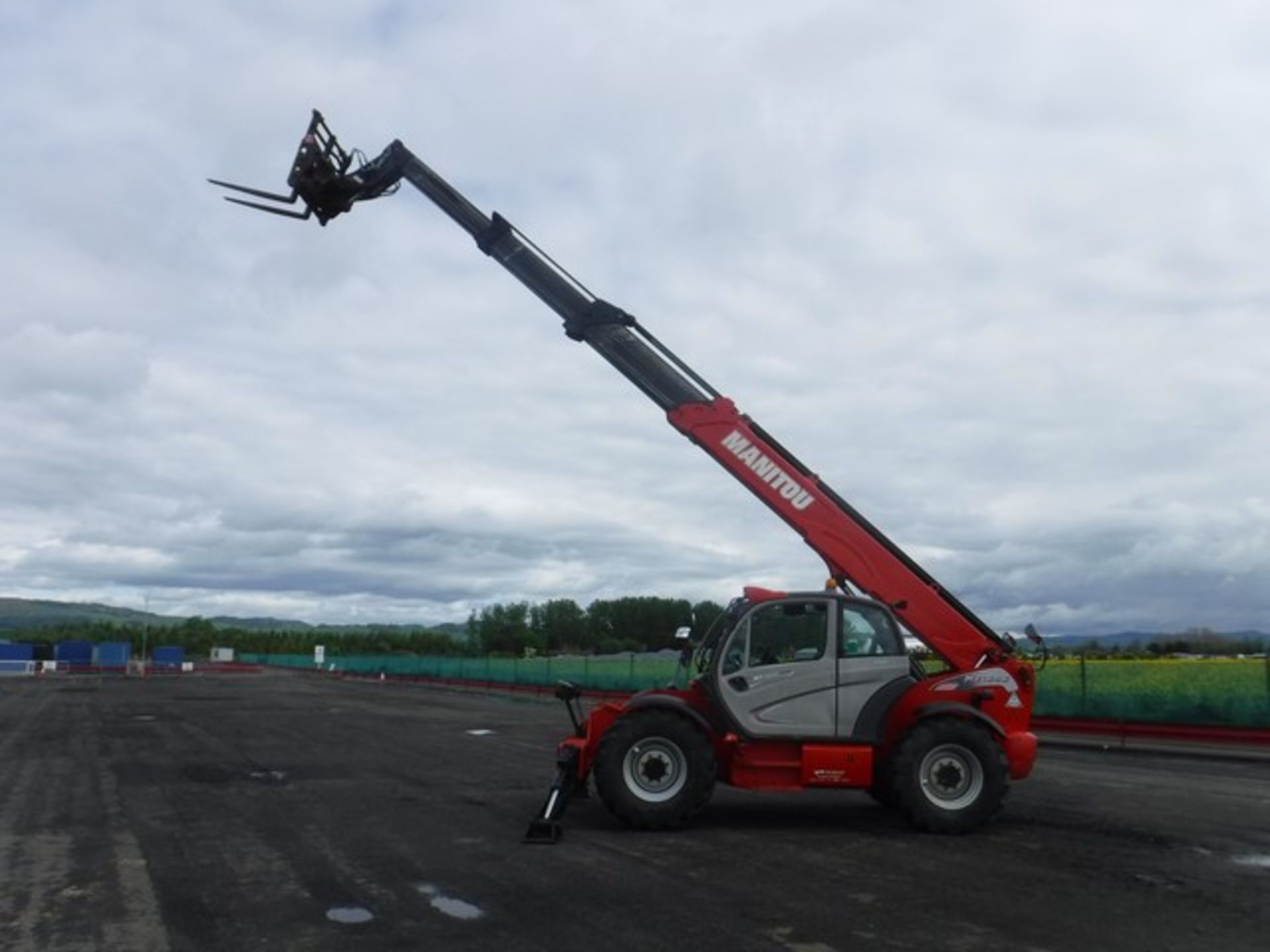 MANITOU MT1840 TELESCOPIC FORKLIFT 5413HRS (NOT VERIFIED)