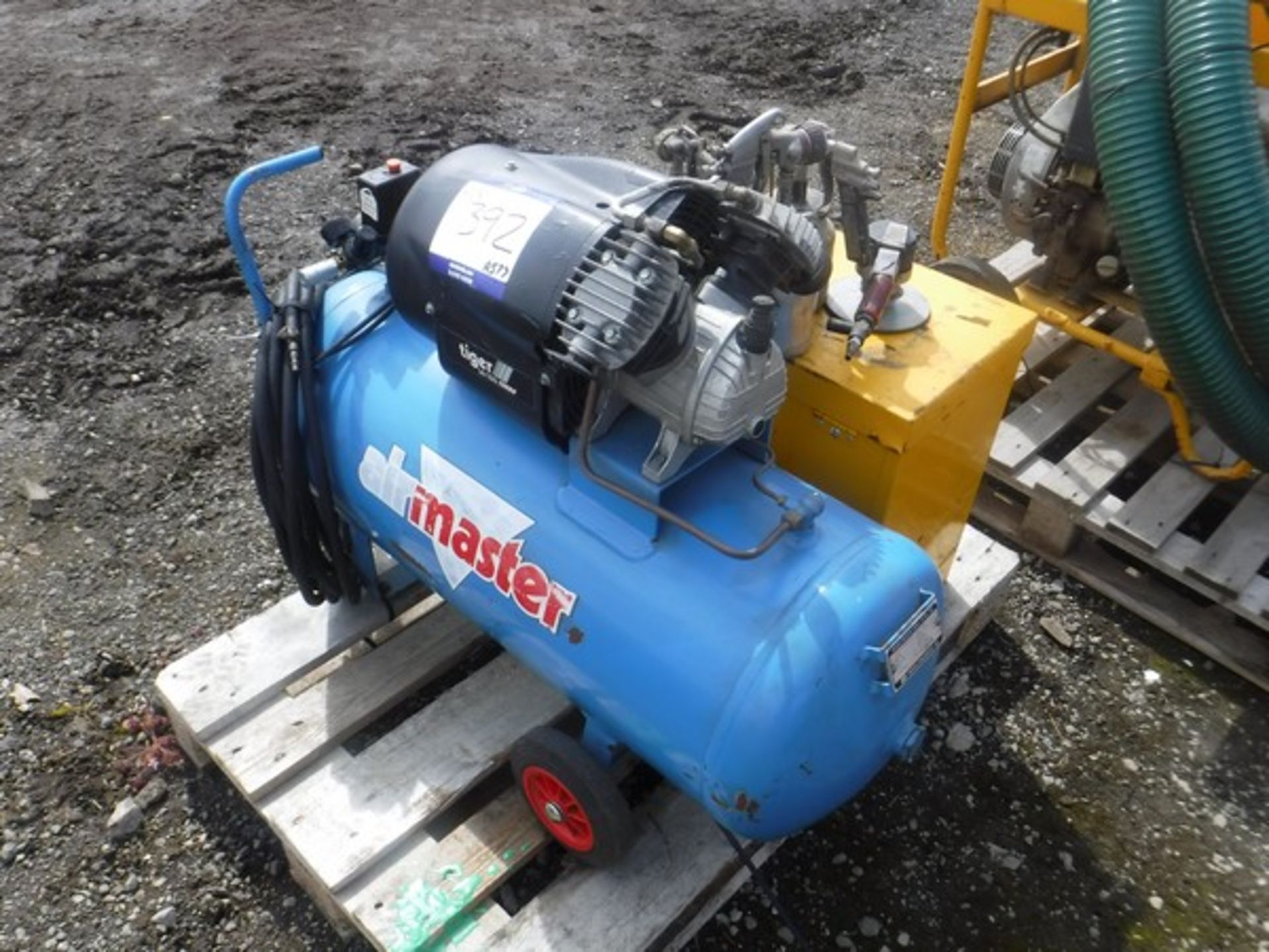 AIR MASTER COMPRESSOR C/W THREE SPRAY GUNS, TWO SANDERS AND 0.5&quot; AIRGUN