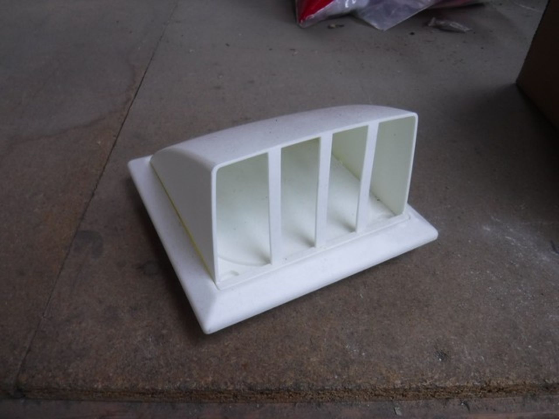 VENTS IN VARIOUS SIZES - Image 2 of 2