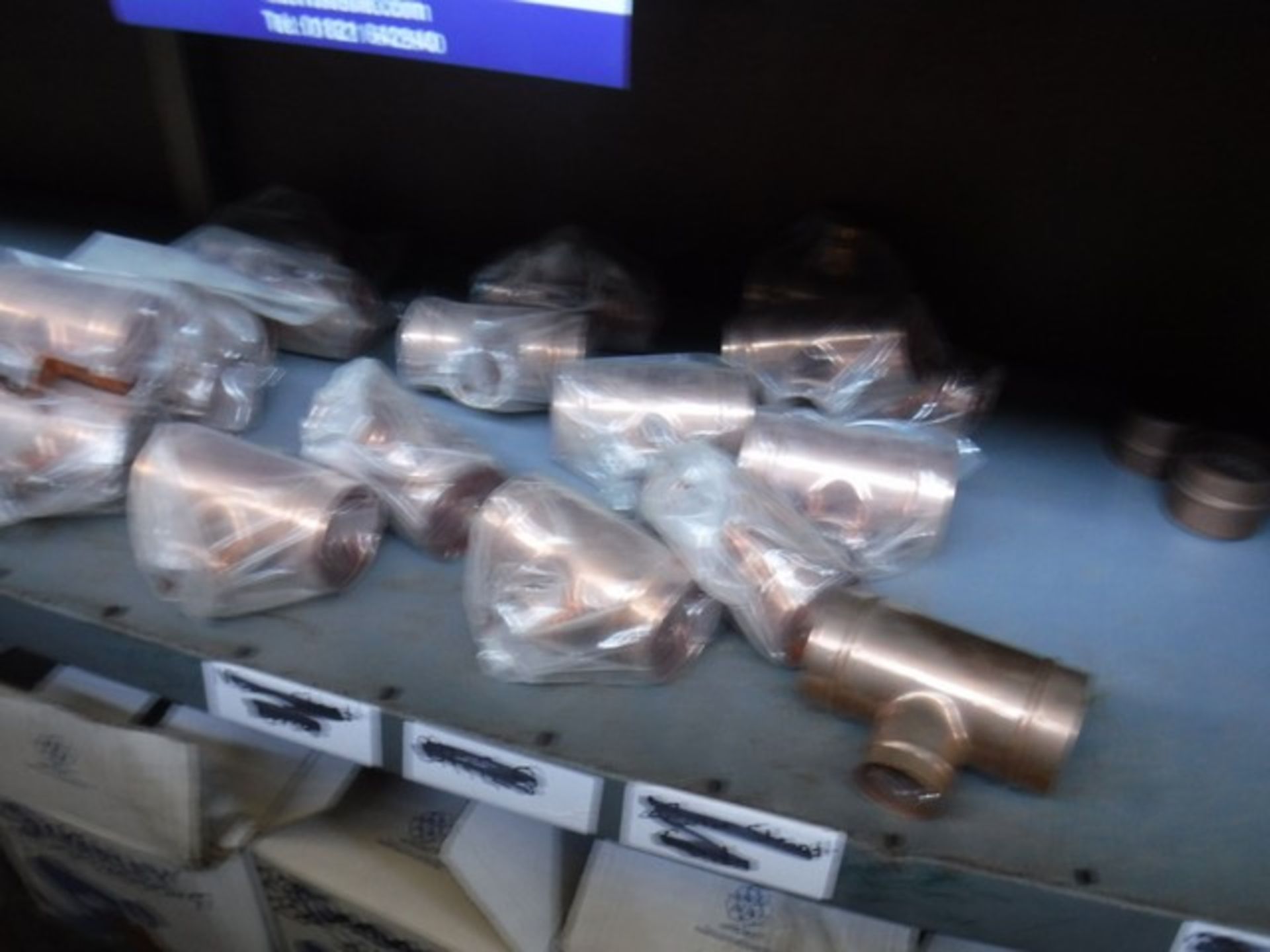 VARIOUS SOLDER FITTINGS - Image 2 of 3