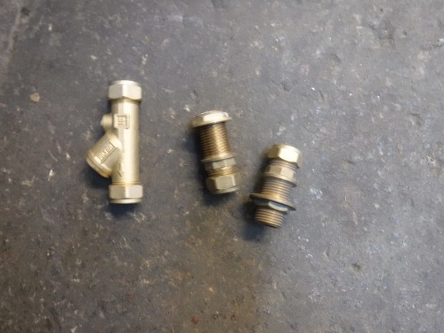 ASSORTMENT OF COMPRESSION FITTINGS - Image 2 of 2