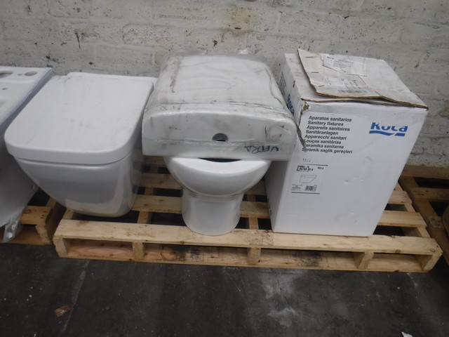 TOILET x2, CISTERN x1 AND SANI FIXTURES