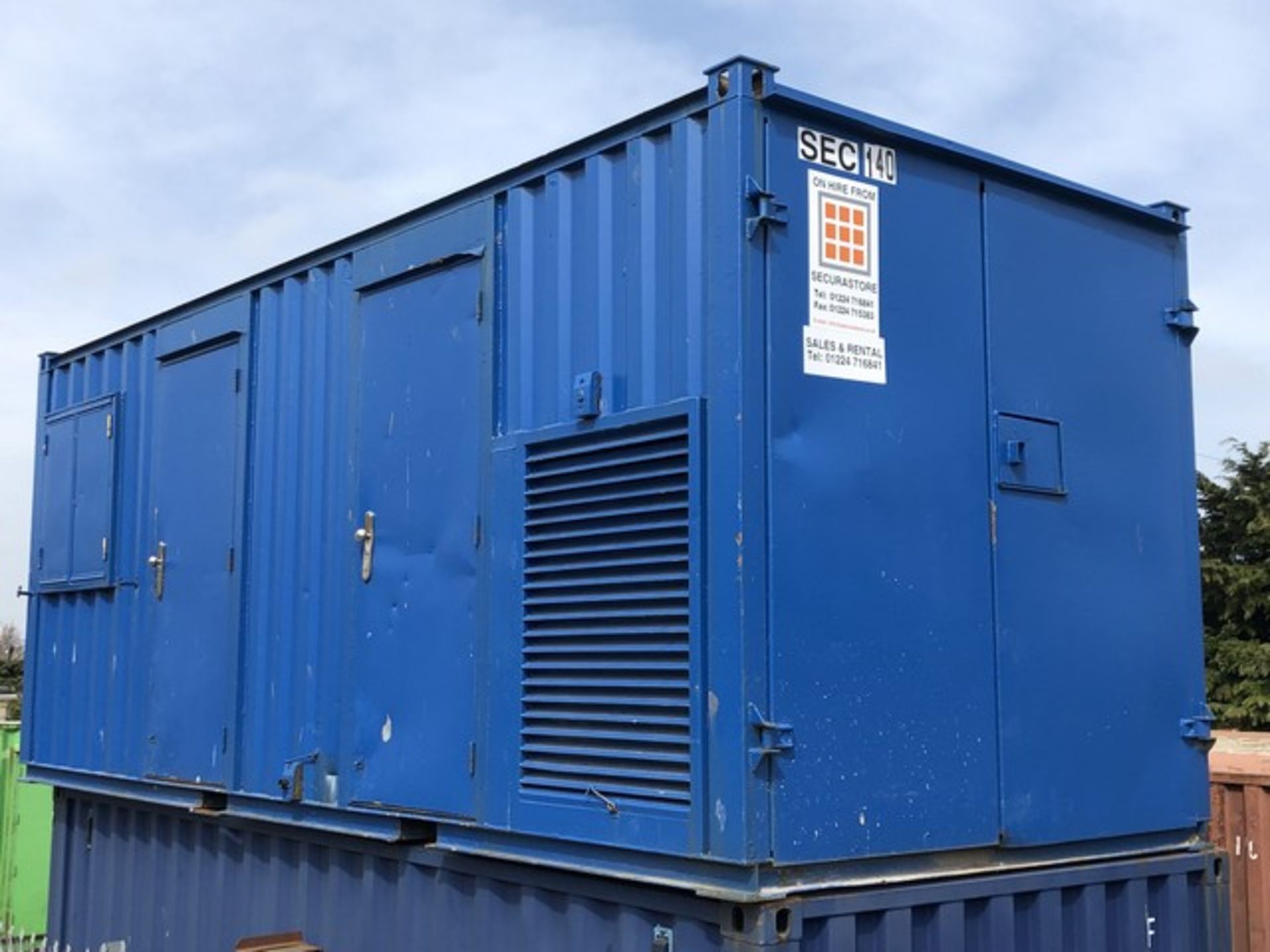 ANTI VANDAL WELFARE UNIT 20FT X8FT C/W CANTEEN, SEATING FOR 6, SMALL DRYING ROOM, CHEMICAL TOILET AN