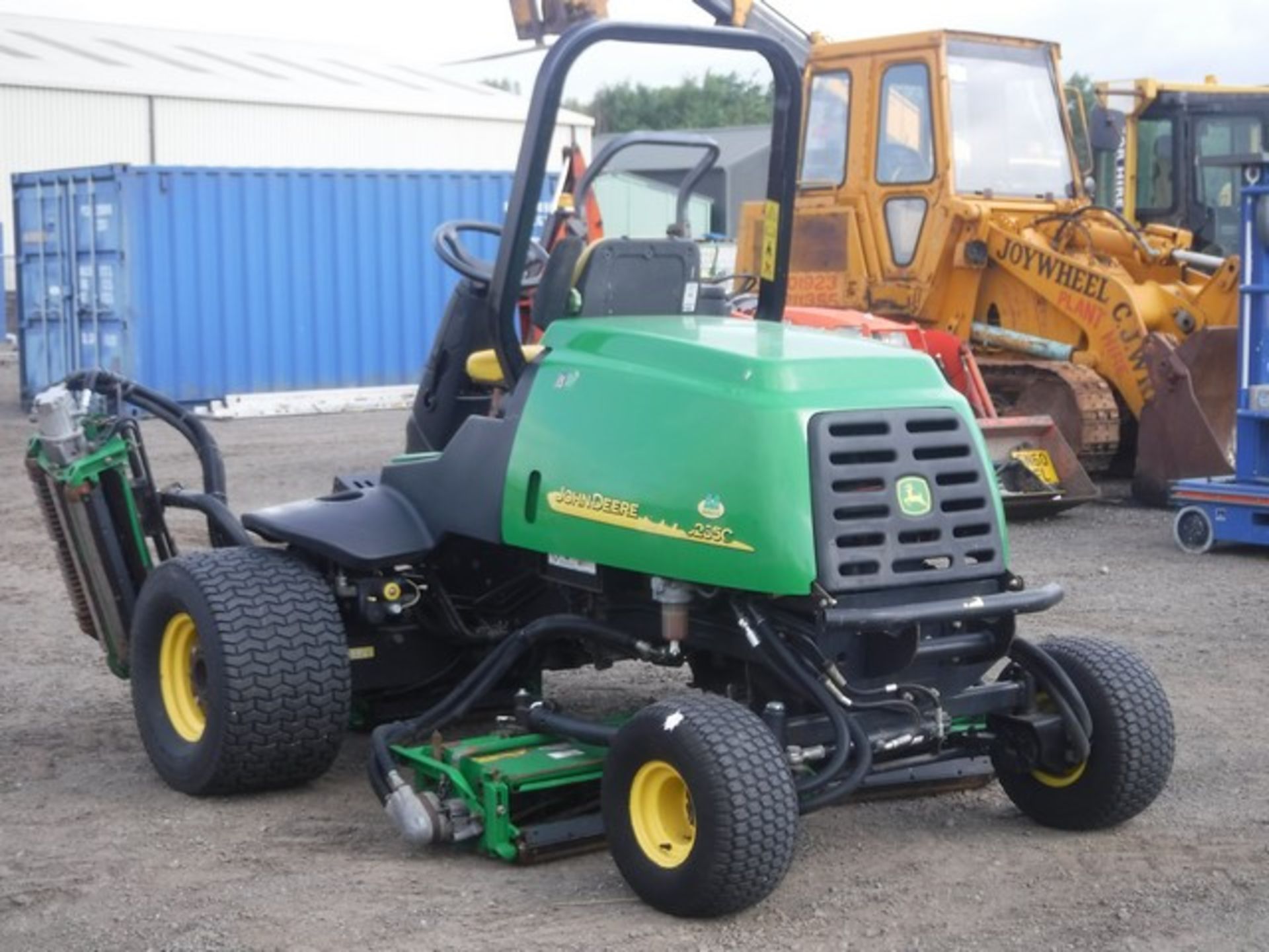 JOHN DEERE 3235C RIDE ON MOWER SN - TC3235C020683 - Image 3 of 6