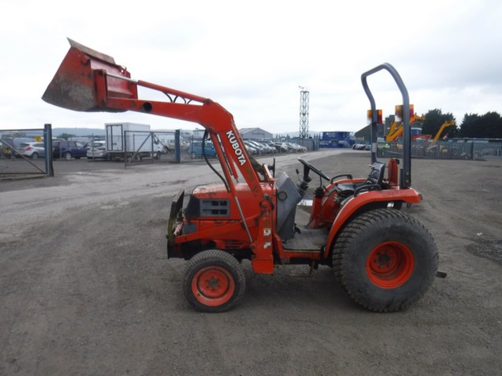 KUBOTA L4200 TRACTOR C/W LOADER