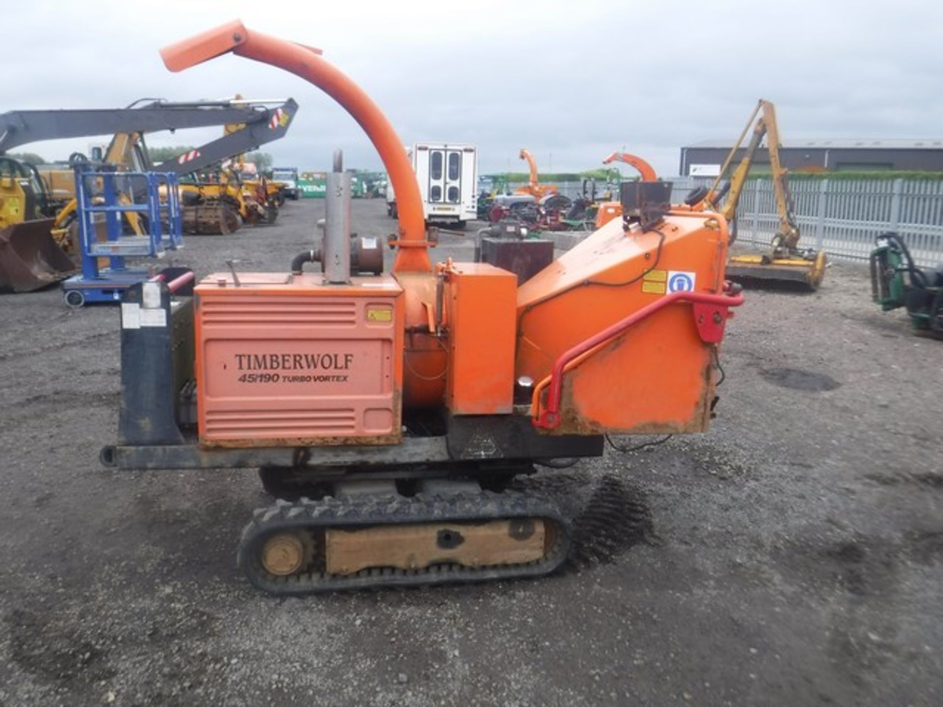 TIMBERWOLF TW 190TFTR TRACKED CHIPPER 2010 , 0894 hrs (NOT VERIFIED) SN-747-9073 AN - 7479073 - Image 3 of 7