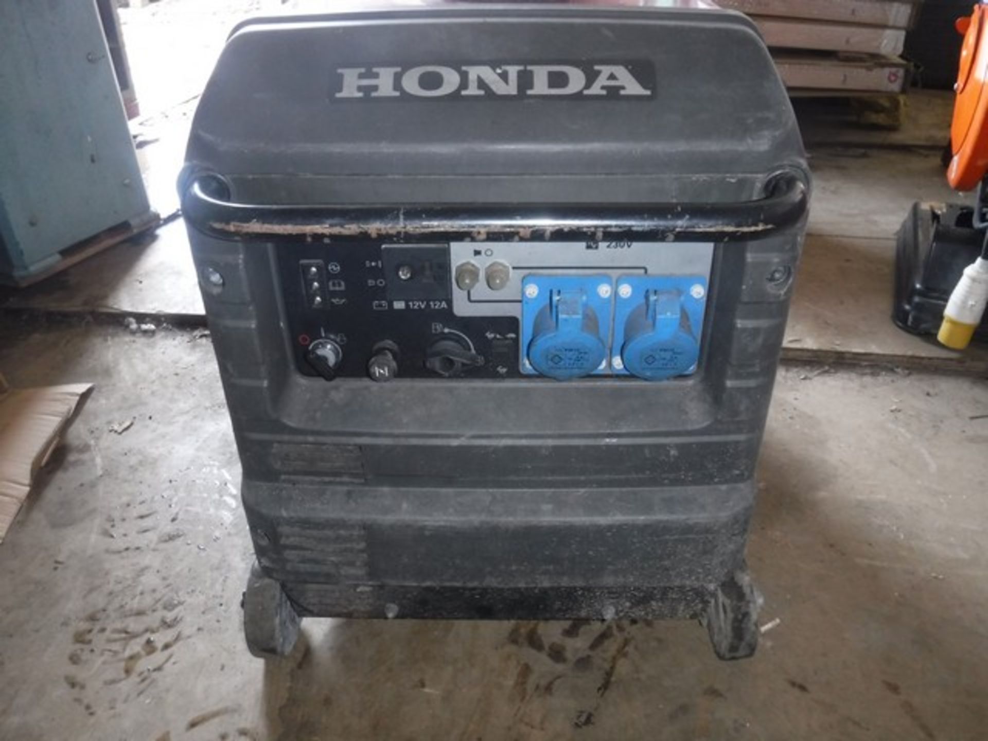 HONDA EU30IS INVERTER 2009 SILENT GENERATOR. 2.8KW - Image 2 of 2