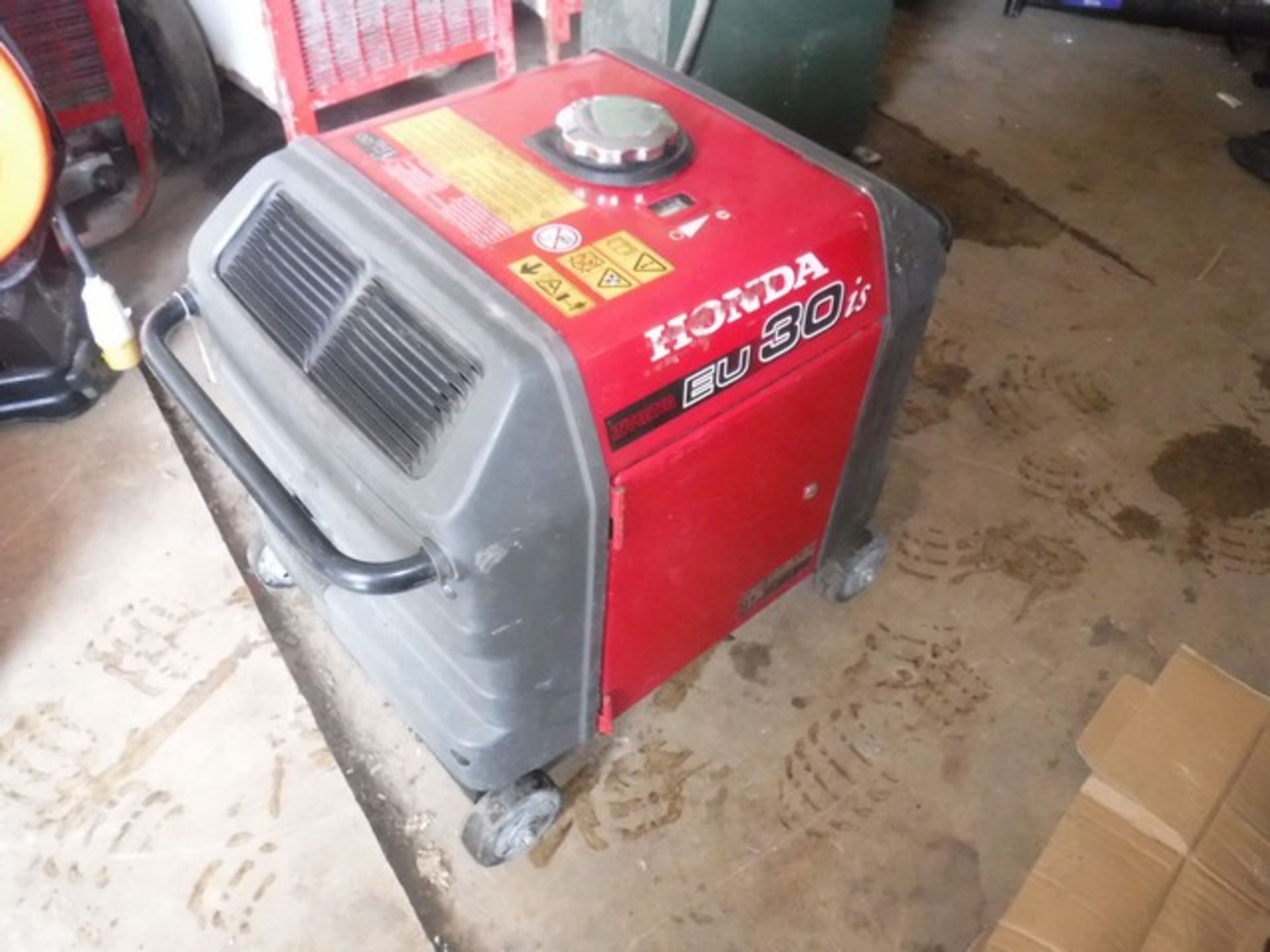 HONDA EU30IS INVERTER 2009 SILENT GENERATOR. 2.8KW