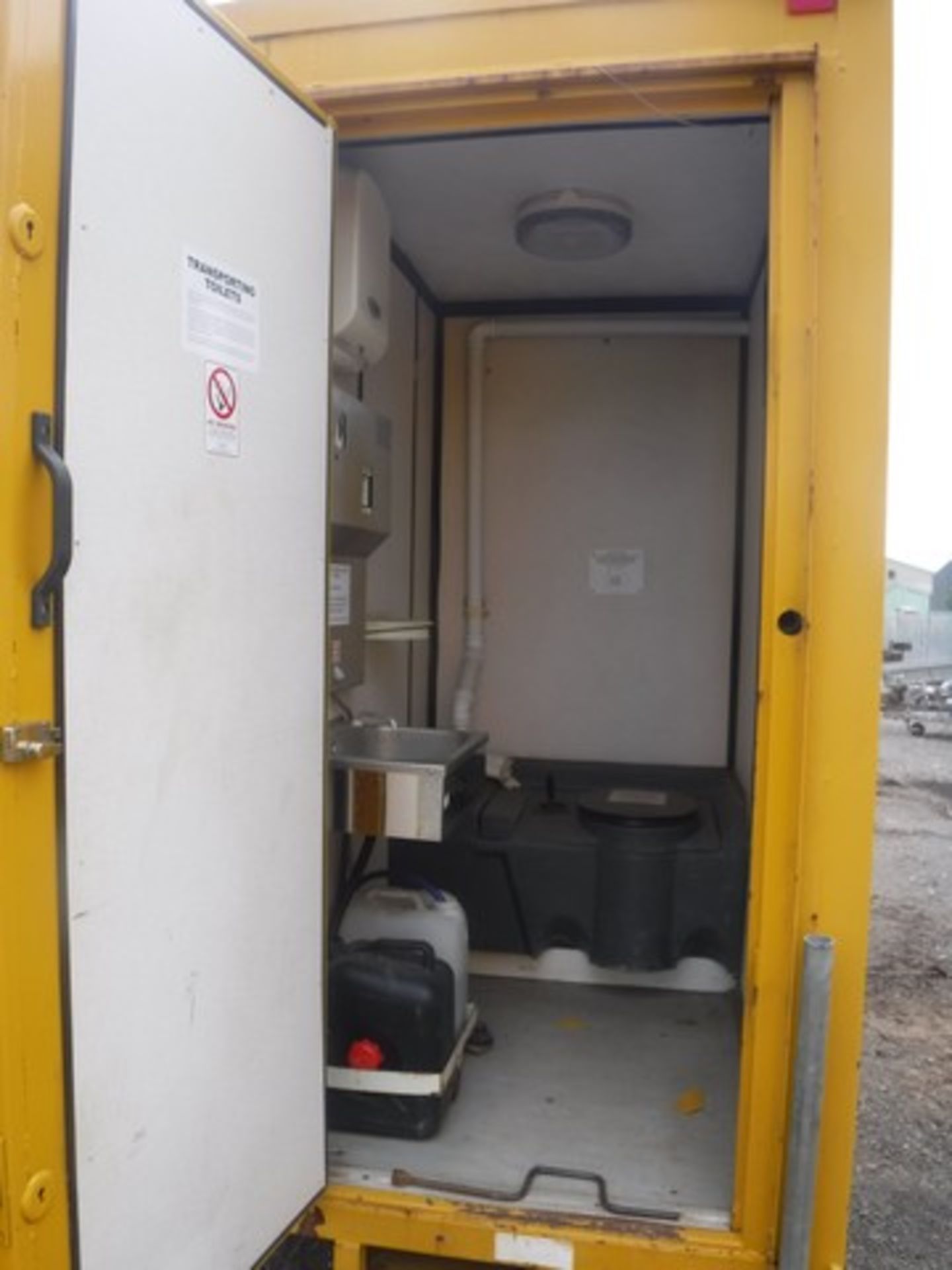 KABCO 2009 MOBILE WELFARE UNIT C/W GENERATOR AND CHEMICAL TOILET SN - GF10217-16/312 ASSET NO. - - Image 5 of 6