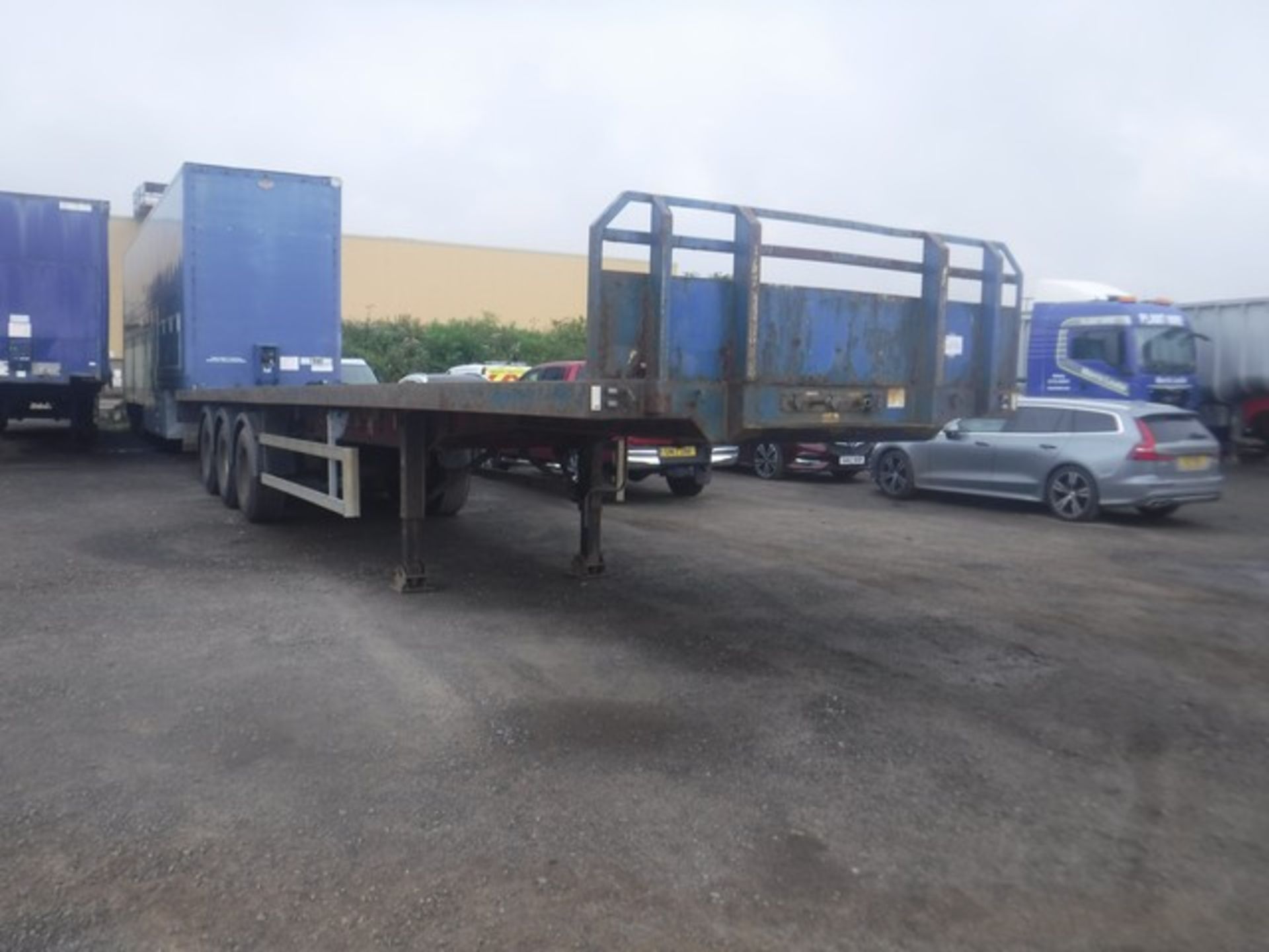 FLATBED TRAILER DRM7 2005 MONTRACON 3 AXLE ON AIR SUSPENSION MOT - NOV 2019 - Image 2 of 6