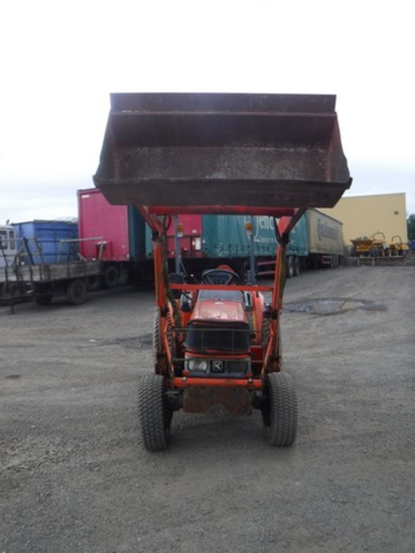 KUBOTA L4200 TRACTOR C/W LOADER - Image 2 of 8