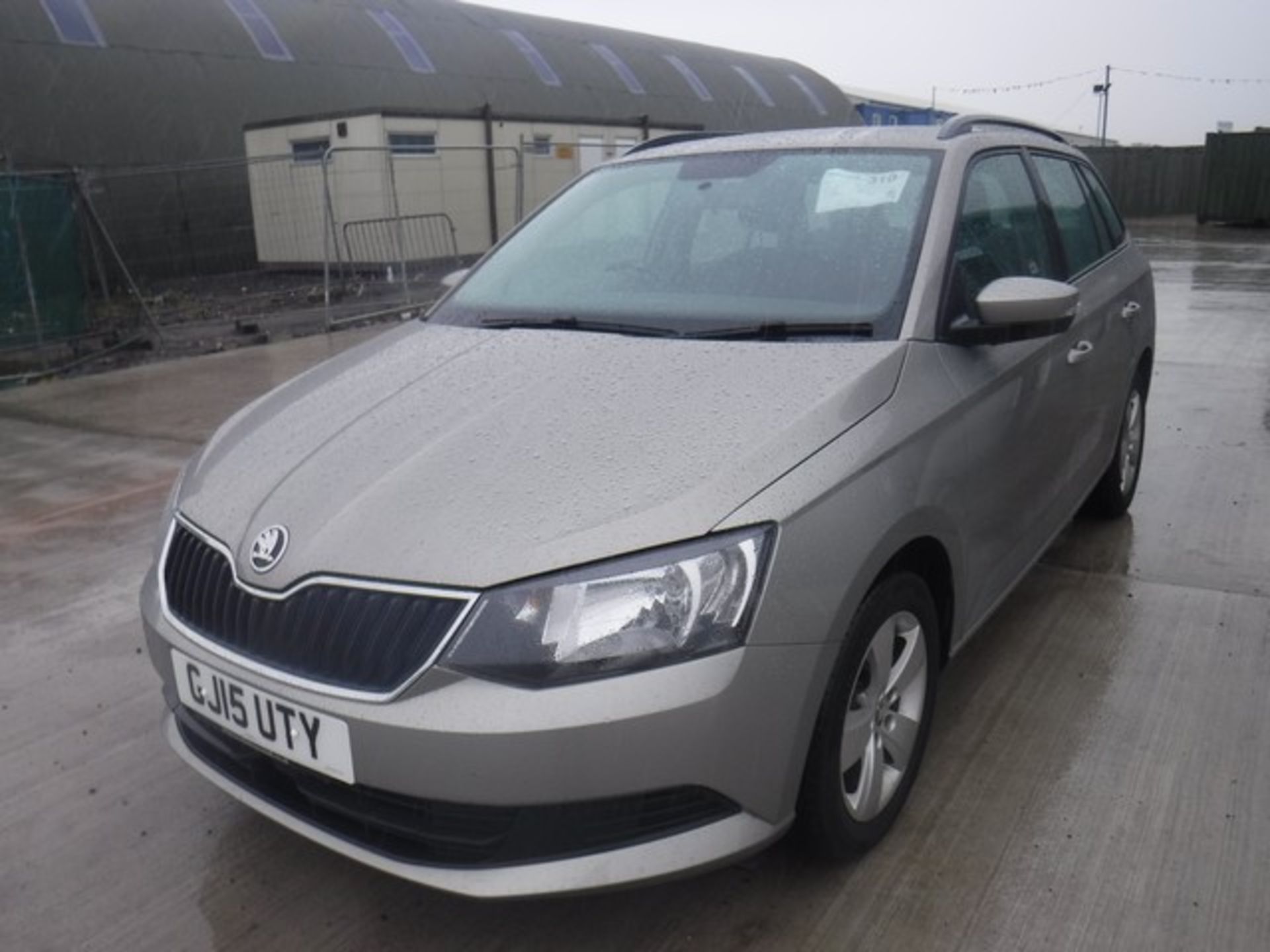 SKODA FABIA SE TSI - 1197cc - Image 6 of 6