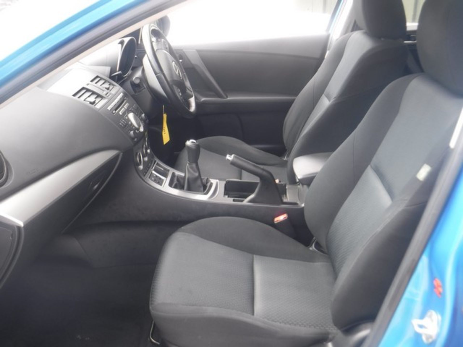 MAZDA 3 TS2 - 1598cc - Image 5 of 8