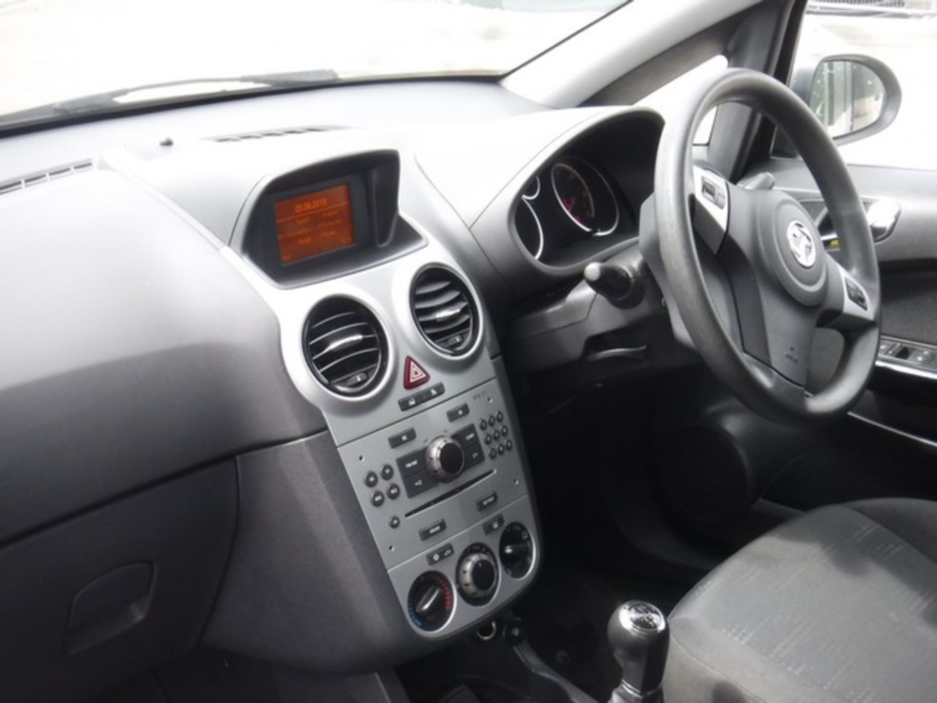 VAUXHALL CORSA EXCLUSIV AC - 1398cc - Image 5 of 8