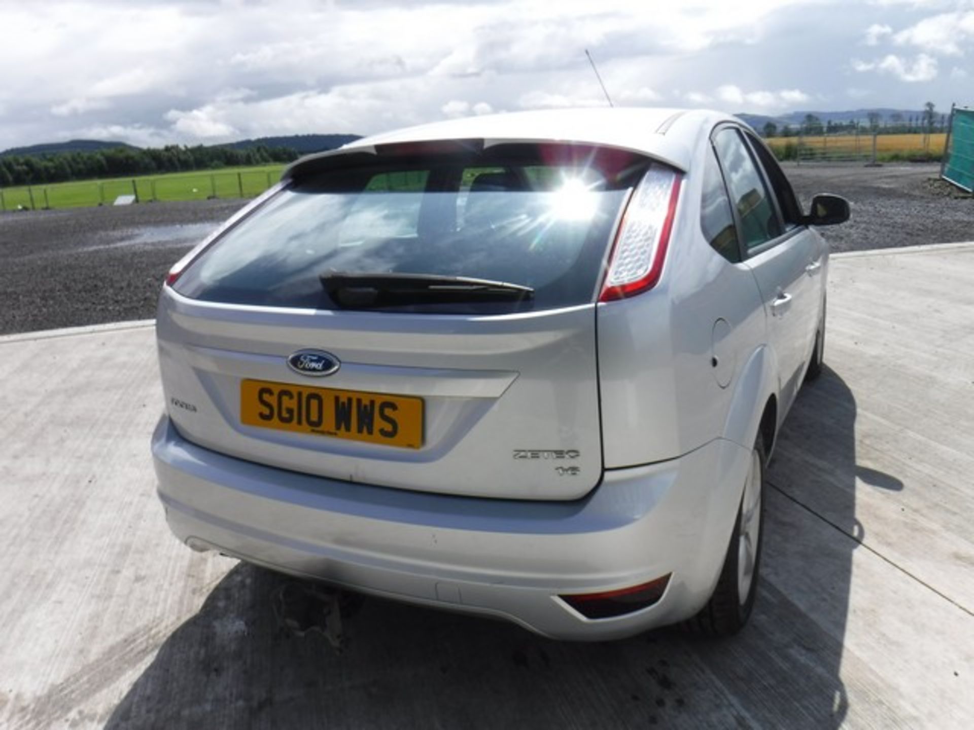 FORD FOCUS ZETEC 100 - 1596cc - Image 8 of 8