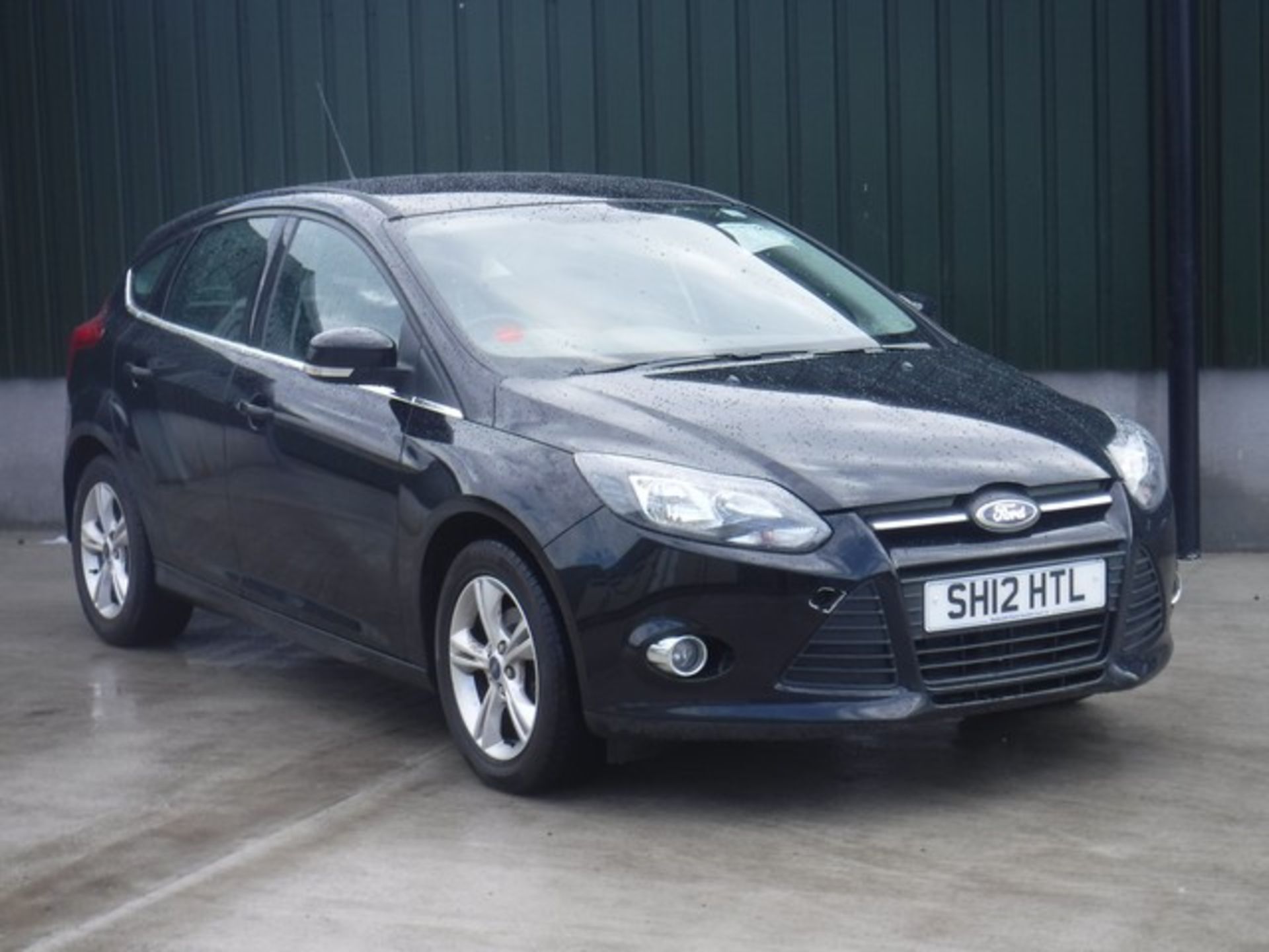 FORD FOCUS ZETEC TURBO - 998cc - Image 2 of 9