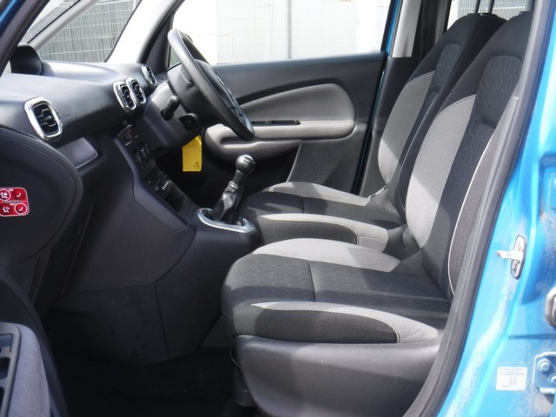 CITROEN C3 PICASSO VTR PLUS HDI - 1560cc - Image 5 of 9