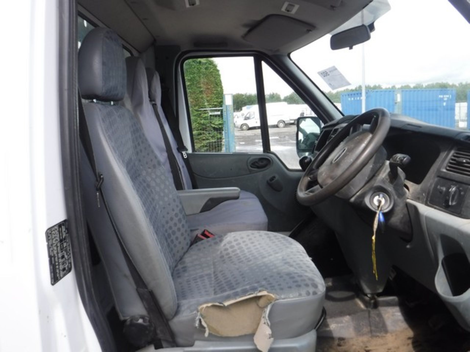 FORD TRANSIT 115 T330S LTD RWD - 2402cc - Image 5 of 5