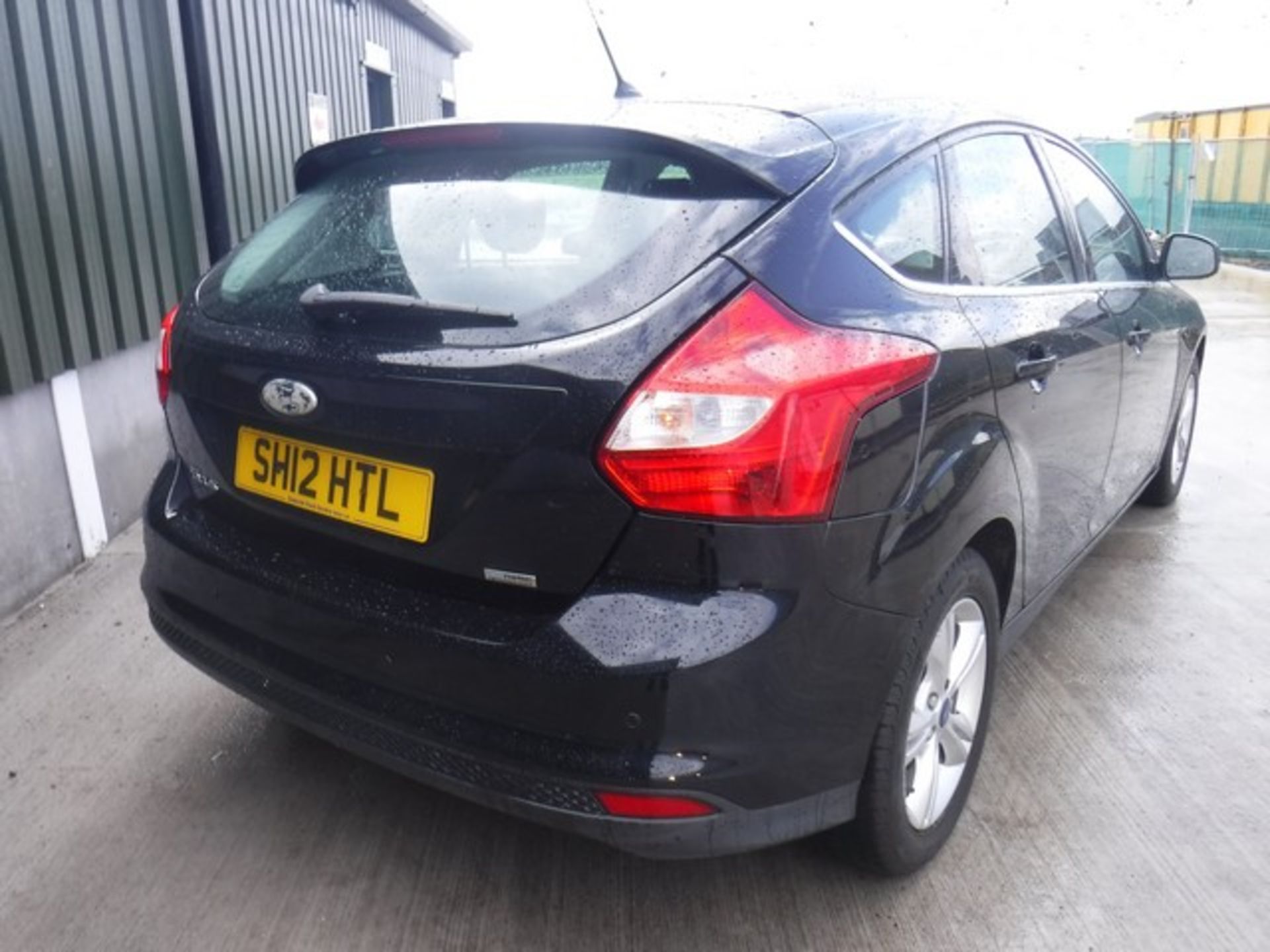 FORD FOCUS ZETEC TURBO - 998cc - Image 8 of 9