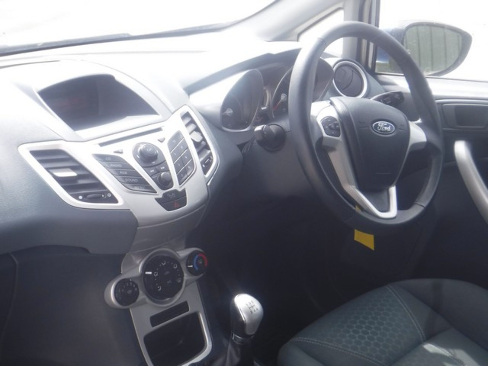 FORD FIESTA ZETEC 82 - 1242cc - Bild 4 aus 8