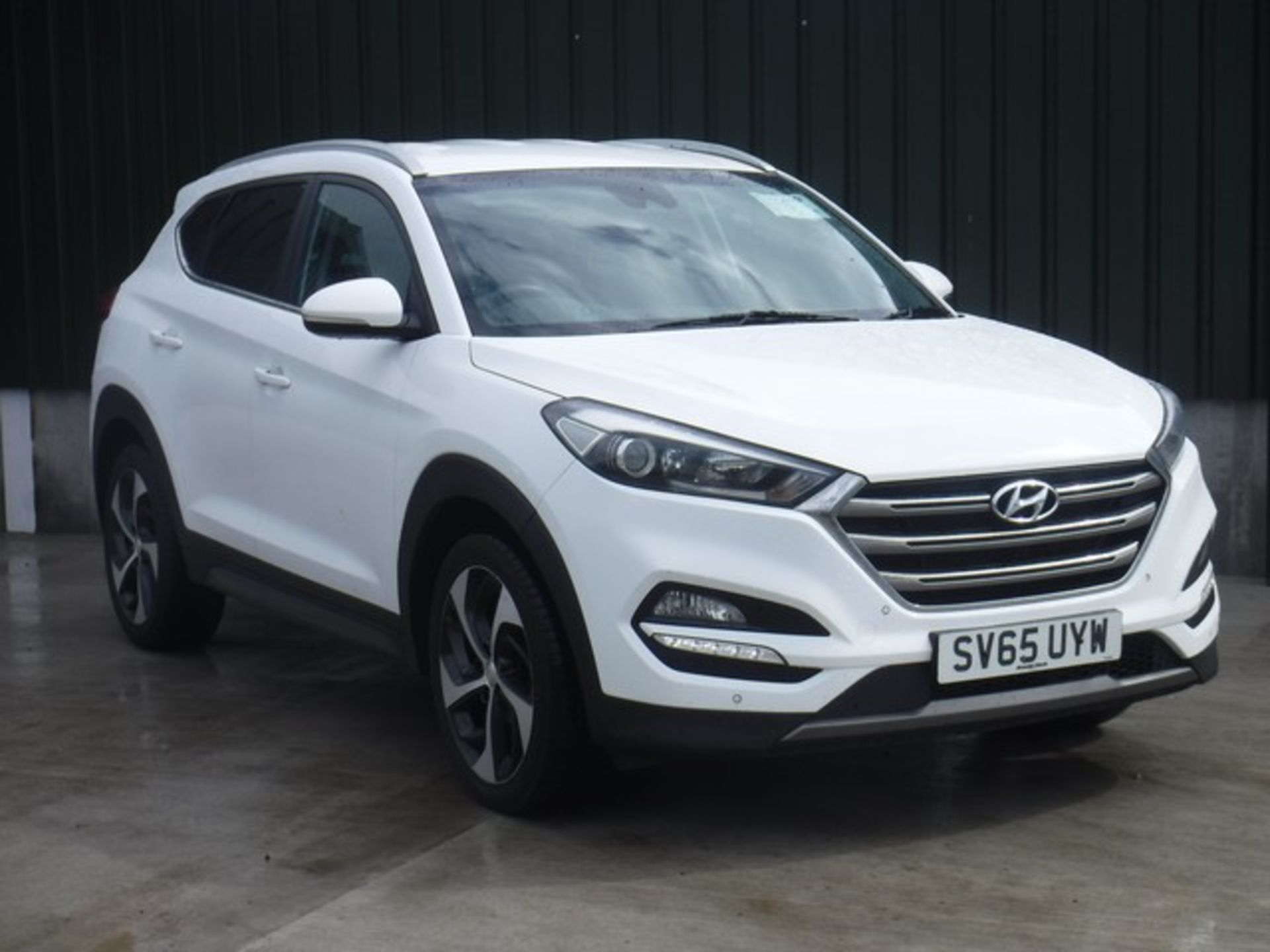 HYUNDAI TUCSON PREMIUM CRDI AUTO - 1995cc