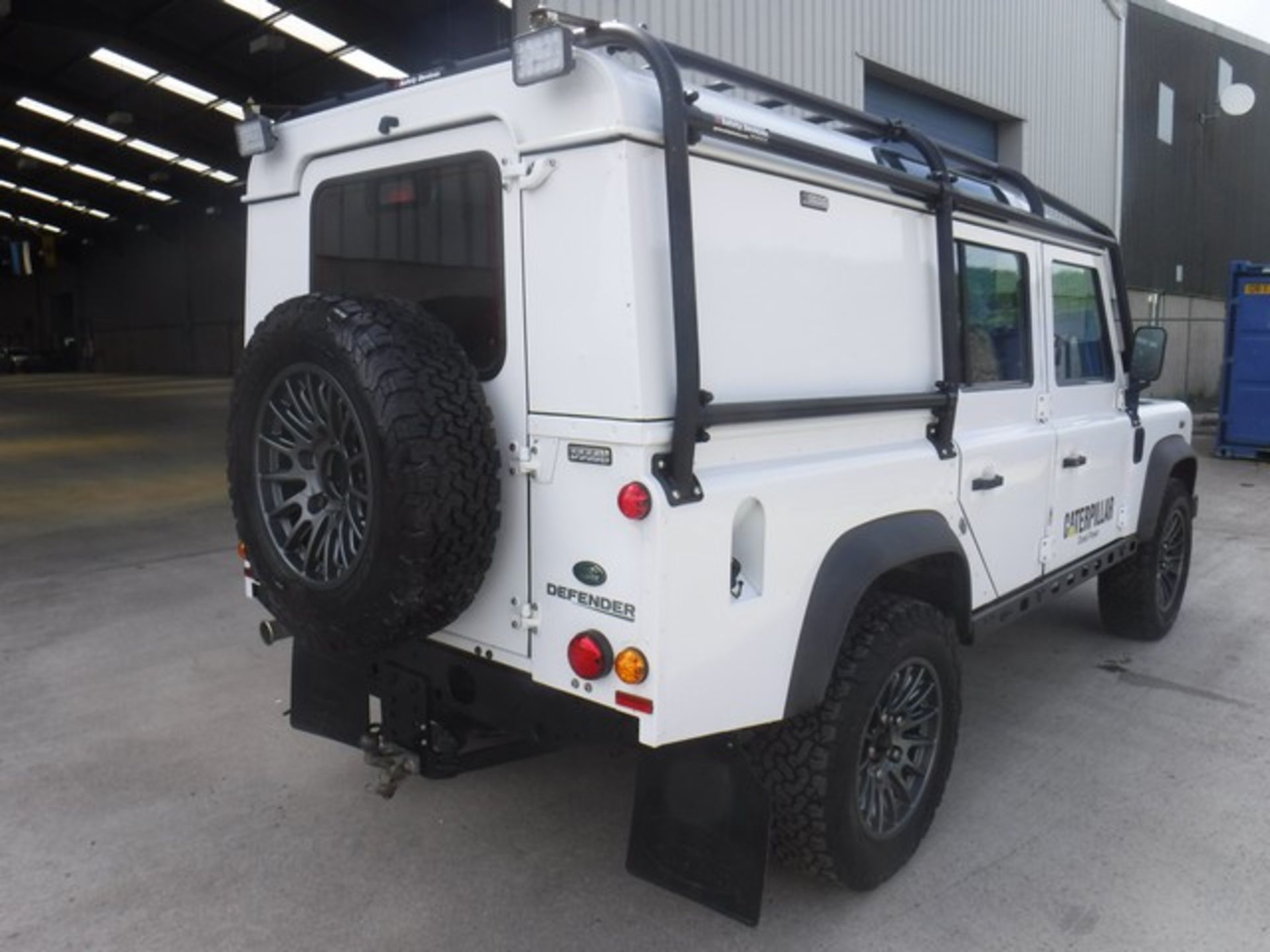 LAND ROVER DEFENDER 110 TD - 2198cc - Image 4 of 14