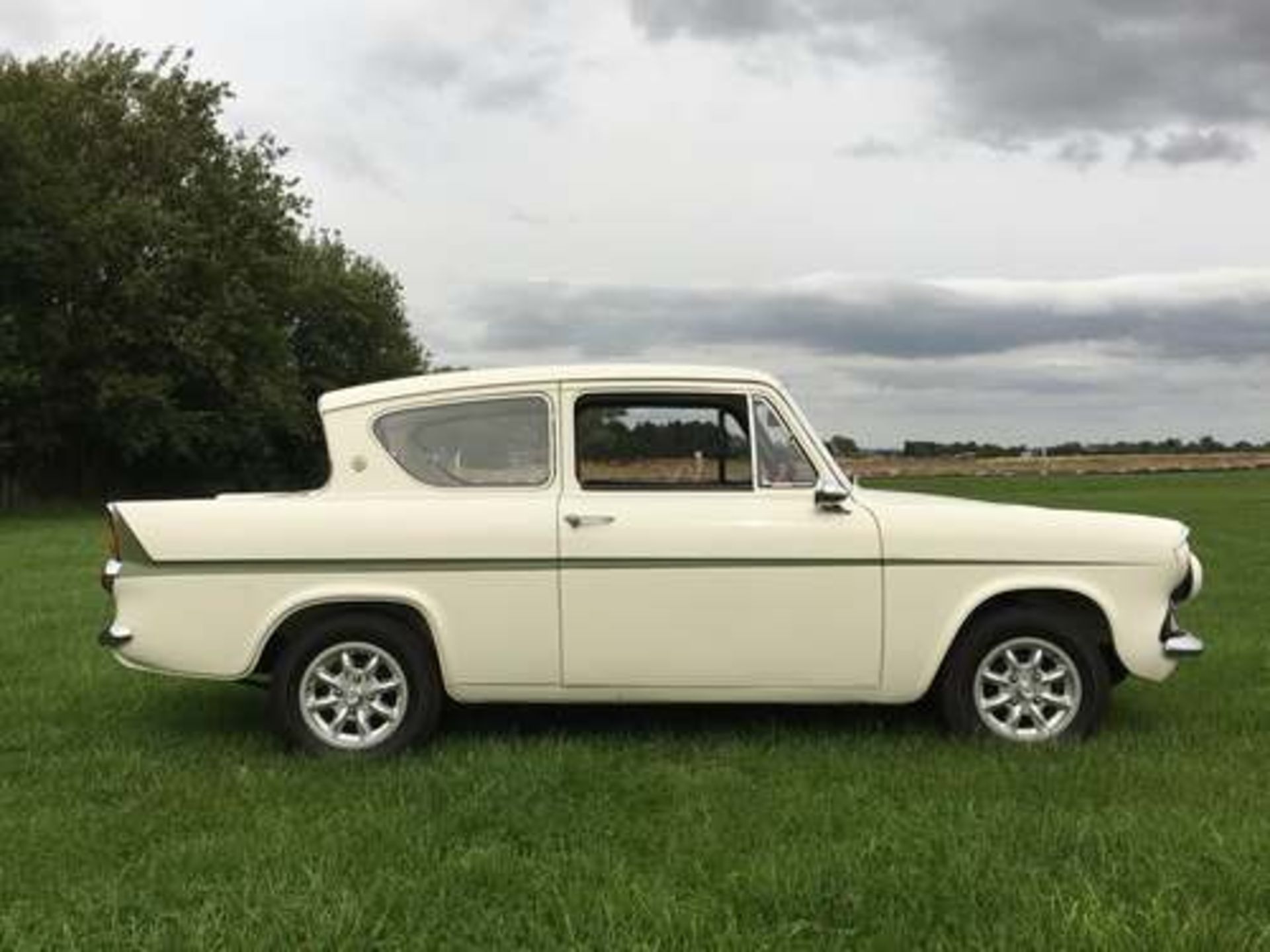 FORD ANGLIA - 997cc - Image 8 of 20