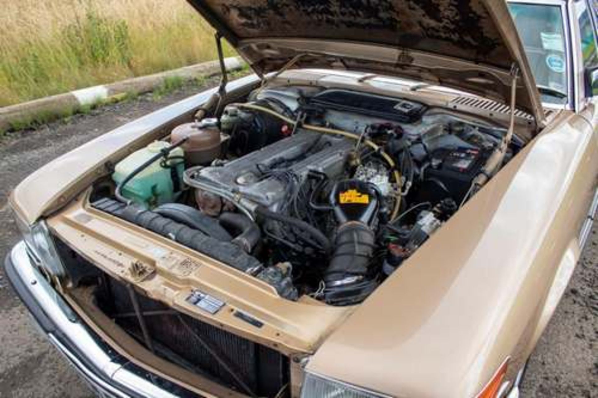 MERCEDES 280 SL AUTO - 2746cc - Image 11 of 11