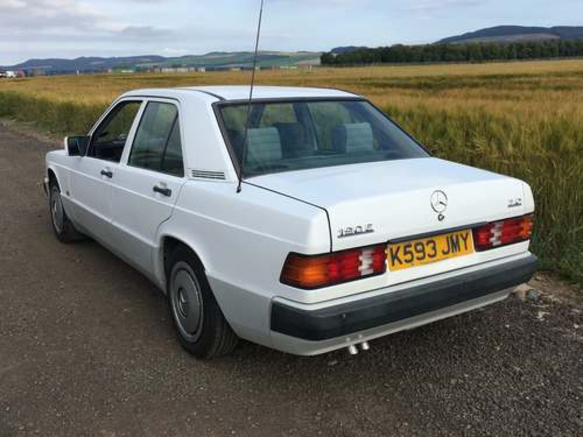 MERCEDES 190E AUTO - 1997cc - Image 4 of 10