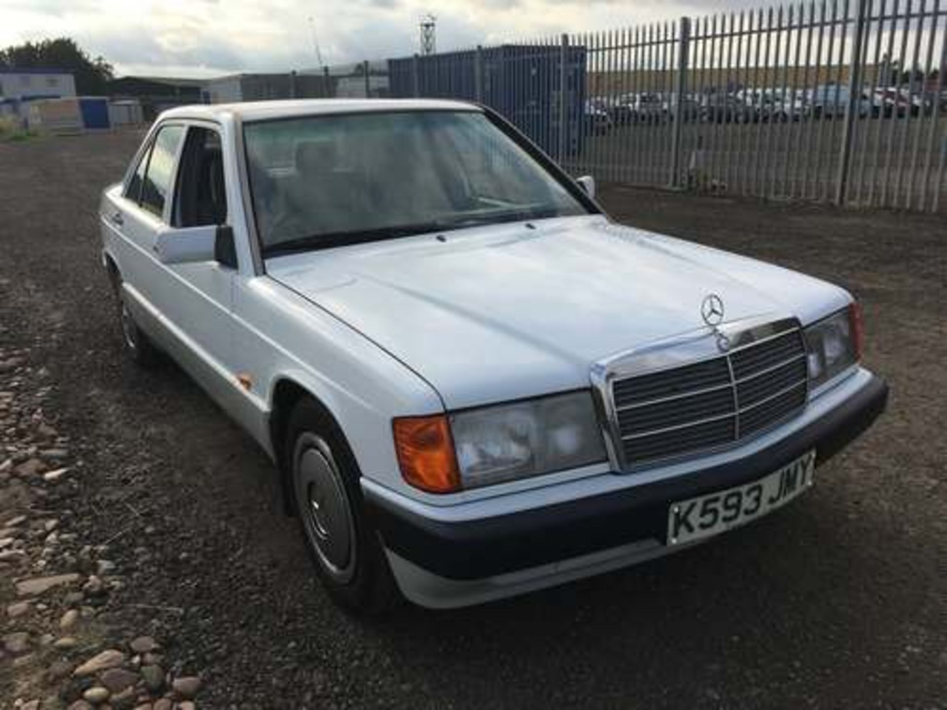 MERCEDES 190E AUTO - 1997cc - Image 2 of 10